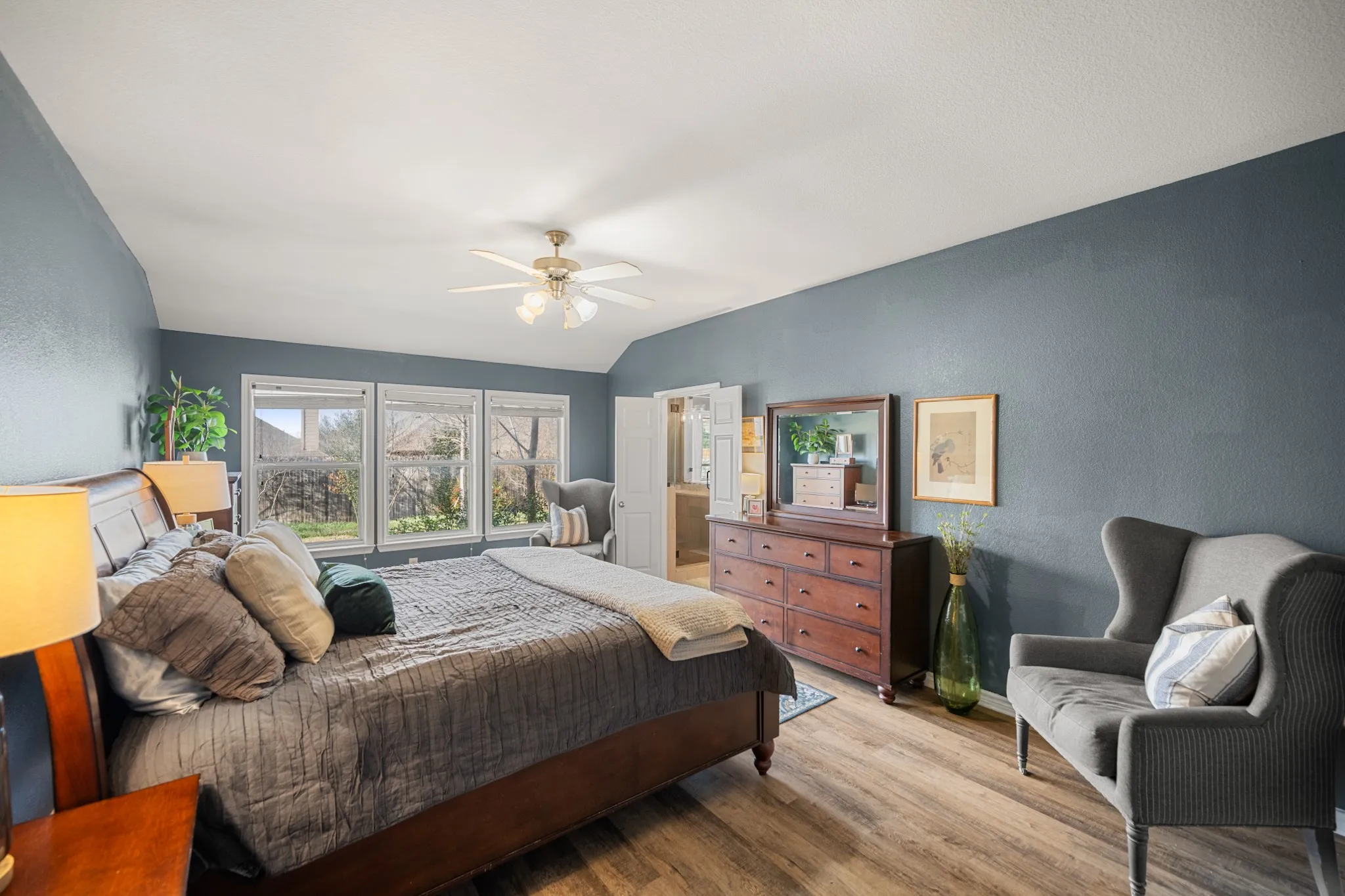 Single Family Residence For Sale in Denton County , 2721 Clubhouse Drive, Denton, Texas 76210, 4 Bedroom, 2 Bathroom, 2 Garage spaces, 2,330 Sqft, built in 2004, Preowned, mls#21199293, Real Estate Agent in Denton, Homes For Sale in Denton county, Homes For Sale in Denton, Realtor in Denton Texas, Real Estate Brokerage Independent Realty Texas, Luminita Cordes Realtor