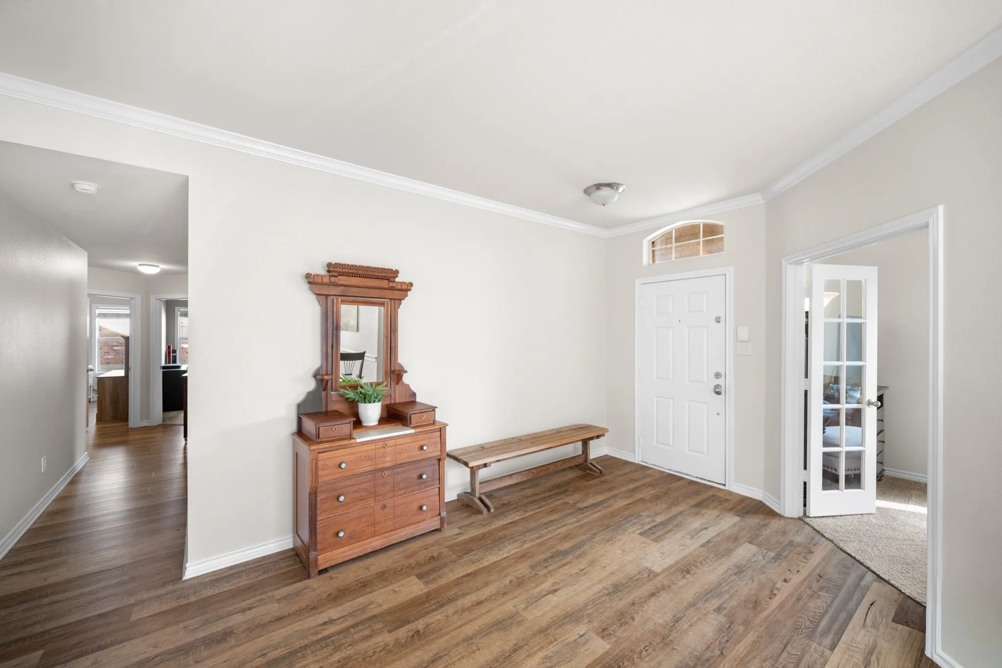 Single Family Residence For Sale in Denton County , 2721 Clubhouse Drive, Denton, Texas 76210, 4 Bedroom, 2 Bathroom, 2 Garage spaces, 2,330 Sqft, built in 2004, Preowned, mls#21199293, Real Estate Agent in Denton, Homes For Sale in Denton county, Homes For Sale in Denton, Realtor in Denton Texas, Real Estate Brokerage Independent Realty Texas, Luminita Cordes Realtor