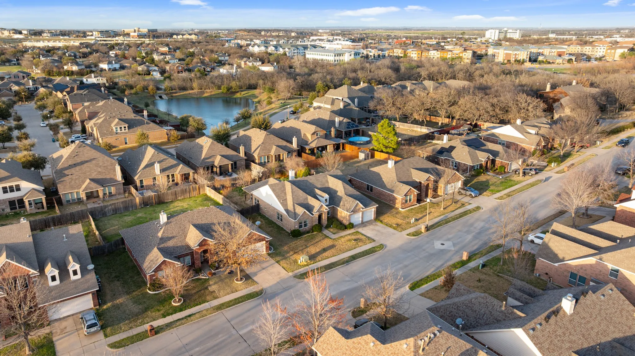 Single Family Residence For Sale in Denton County , 2721 Clubhouse Drive, Denton, Texas 76210, 4 Bedroom, 2 Bathroom, 2 Garage spaces, 2,330 Sqft, built in 2004, Preowned, mls#21199293, Real Estate Agent in Denton, Homes For Sale in Denton county, Homes For Sale in Denton, Realtor in Denton Texas, Real Estate Brokerage Independent Realty Texas, Luminita Cordes Realtor