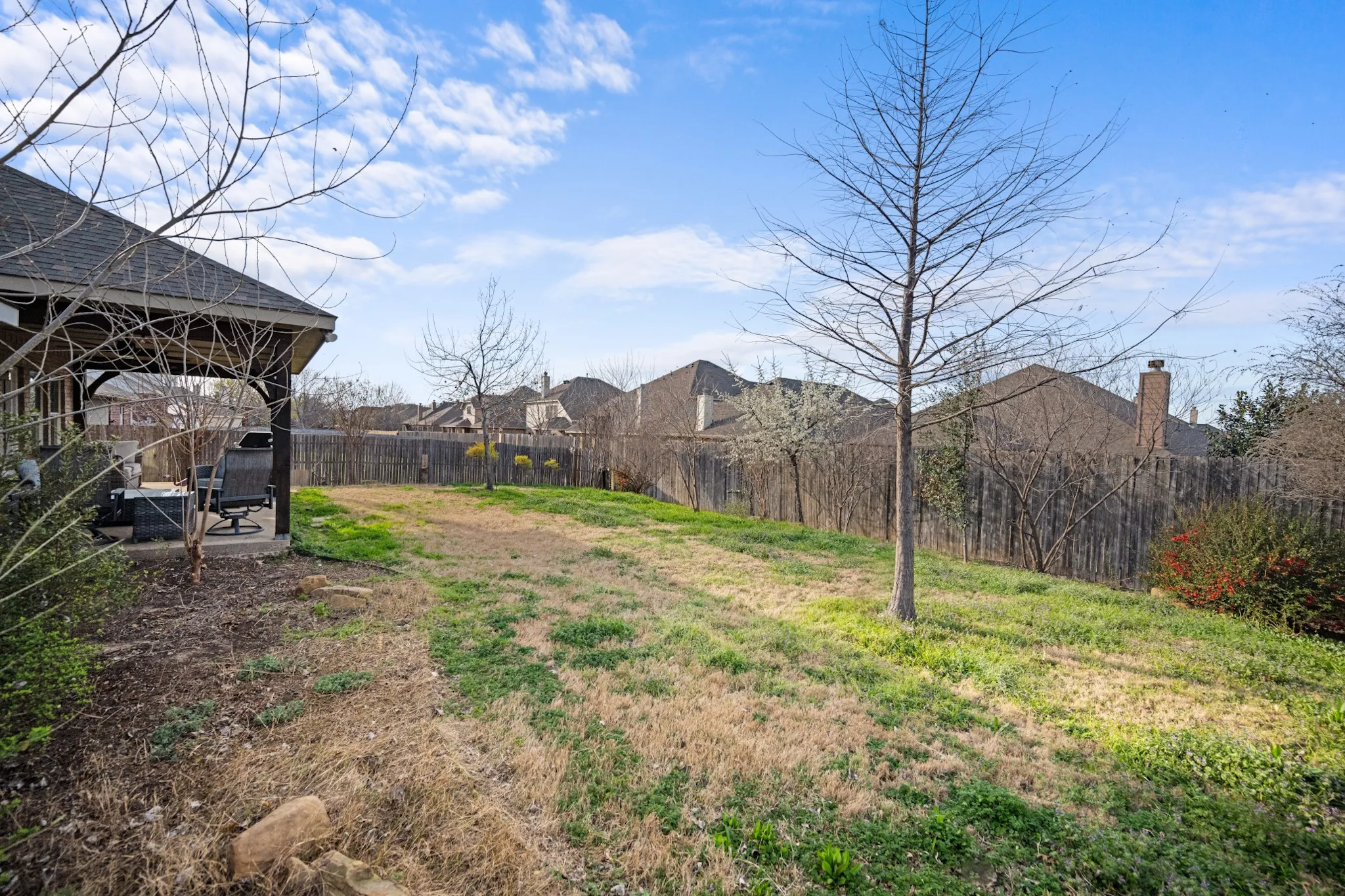 Single Family Residence For Sale in Denton County , 2721 Clubhouse Drive, Denton, Texas 76210, 4 Bedroom, 2 Bathroom, 2 Garage spaces, 2,330 Sqft, built in 2004, Preowned, mls#21199293, Real Estate Agent in Denton, Homes For Sale in Denton county, Homes For Sale in Denton, Realtor in Denton Texas, Real Estate Brokerage Independent Realty Texas, Luminita Cordes Realtor