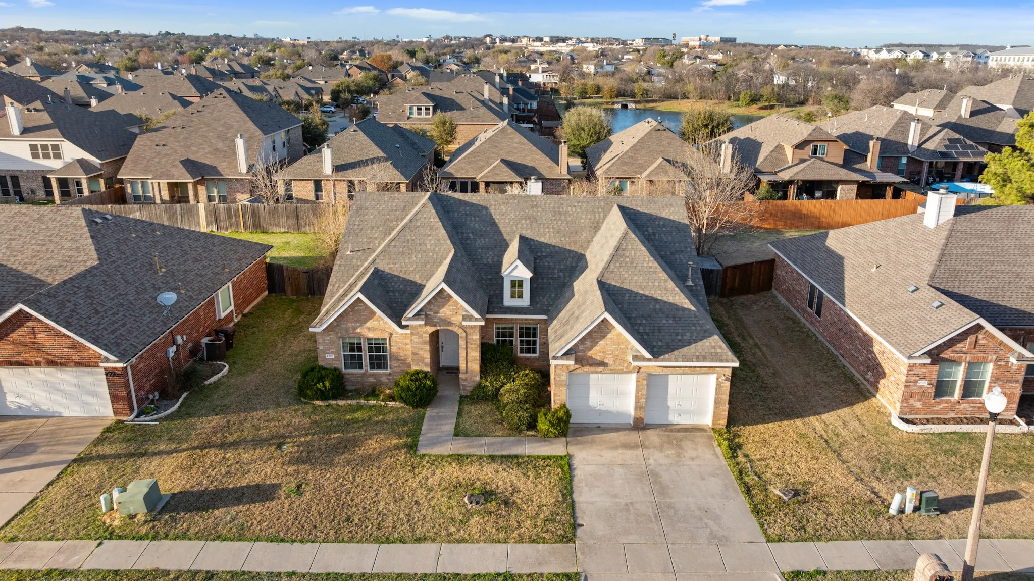 Single Family Residence For Sale in Denton County , 2721 Clubhouse Drive, Denton, Texas 76210, 4 Bedroom, 2 Bathroom, 2 Garage spaces, 2,330 Sqft, built in 2004, Preowned, mls#21199293, Real Estate Agent in Denton, Homes For Sale in Denton county, Homes For Sale in Denton, Realtor in Denton Texas, Real Estate Brokerage Independent Realty Texas, Luminita Cordes Realtor