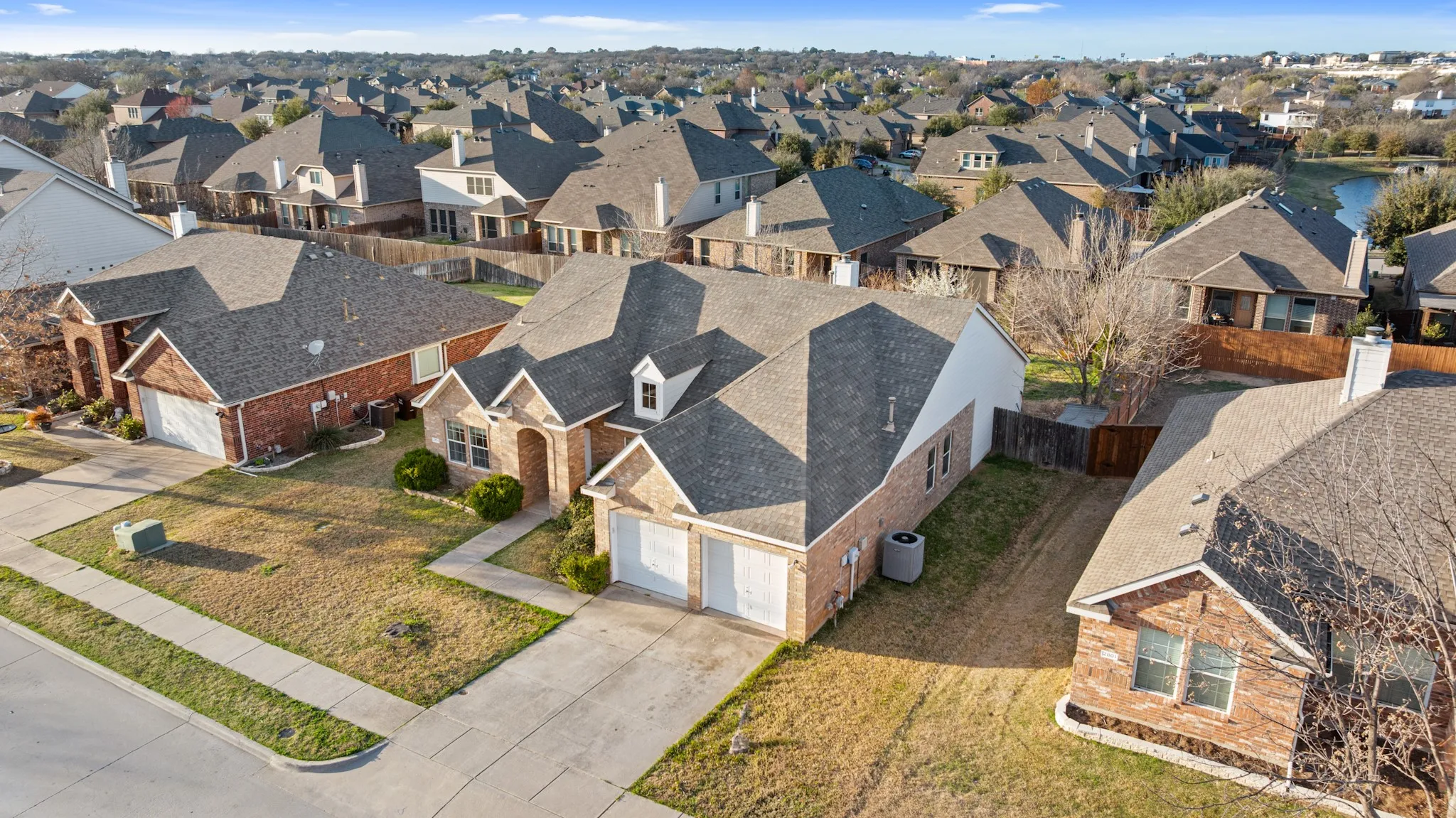 Single Family Residence For Sale in Denton County , 2721 Clubhouse Drive, Denton, Texas 76210, 4 Bedroom, 2 Bathroom, 2 Garage spaces, 2,330 Sqft, built in 2004, Preowned, mls#21199293, Real Estate Agent in Denton, Homes For Sale in Denton county, Homes For Sale in Denton, Realtor in Denton Texas, Real Estate Brokerage Independent Realty Texas, Luminita Cordes Realtor