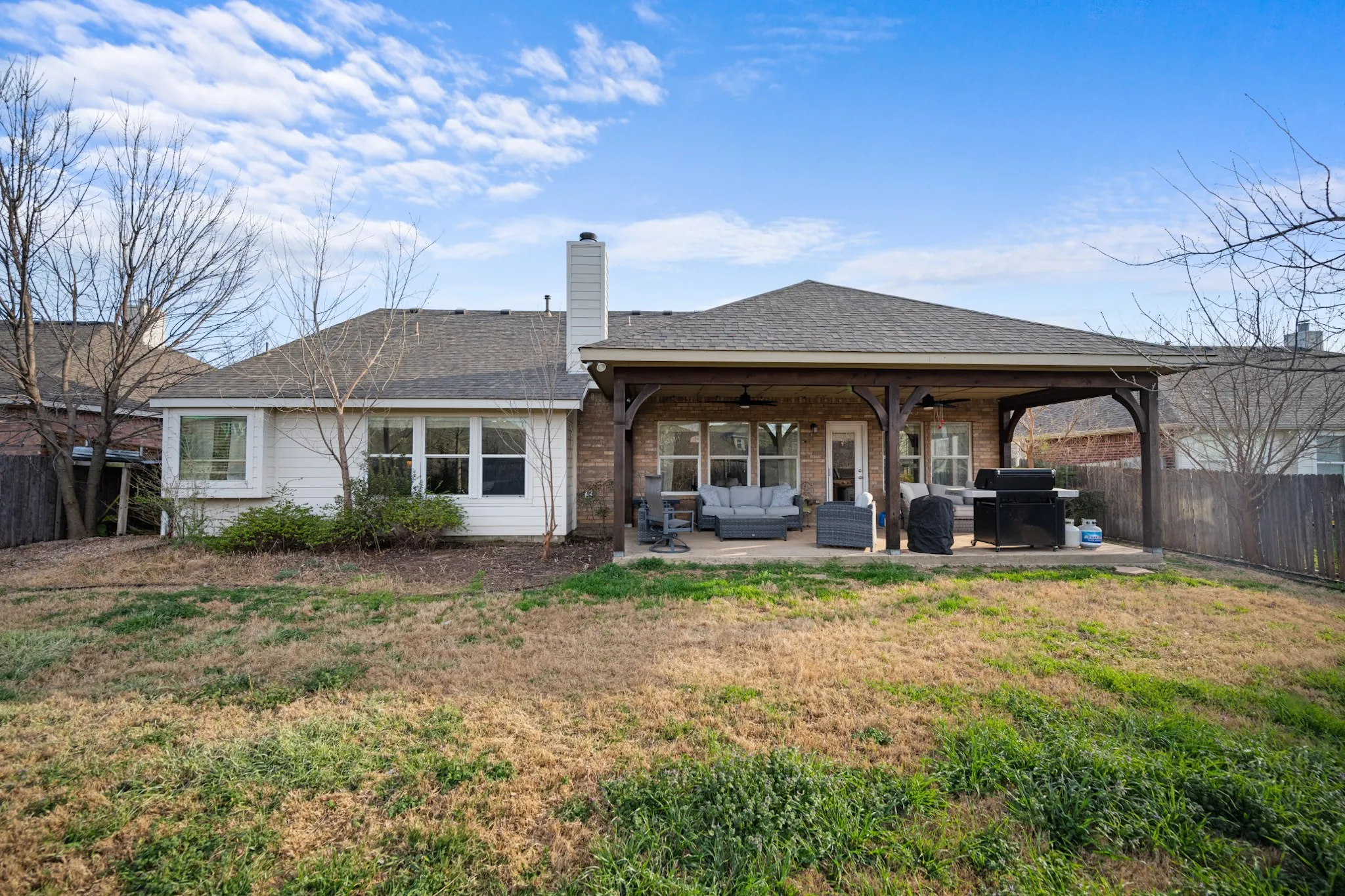 Single Family Residence For Sale in Denton County , 2721 Clubhouse Drive, Denton, Texas 76210, 4 Bedroom, 2 Bathroom, 2 Garage spaces, 2,330 Sqft, built in 2004, Preowned, mls#21199293, Real Estate Agent in Denton, Homes For Sale in Denton county, Homes For Sale in Denton, Realtor in Denton Texas, Real Estate Brokerage Independent Realty Texas, Luminita Cordes Realtor