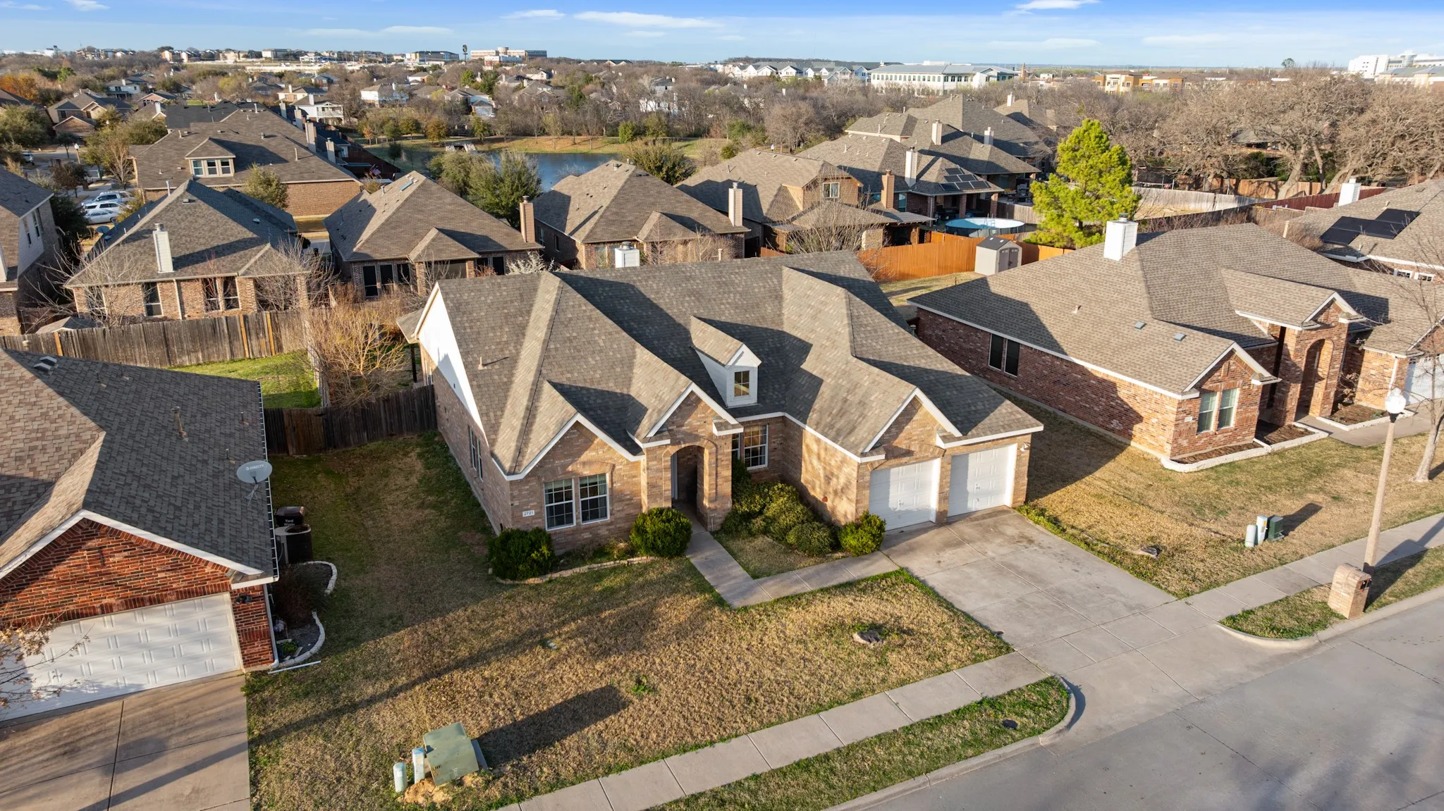 Single Family Residence For Sale in Denton County , 2721 Clubhouse Drive, Denton, Texas 76210, 4 Bedroom, 2 Bathroom, 2 Garage spaces, 2,330 Sqft, built in 2004, Preowned, mls#21199293, Real Estate Agent in Denton, Homes For Sale in Denton county, Homes For Sale in Denton, Realtor in Denton Texas, Real Estate Brokerage Independent Realty Texas, Luminita Cordes Realtor