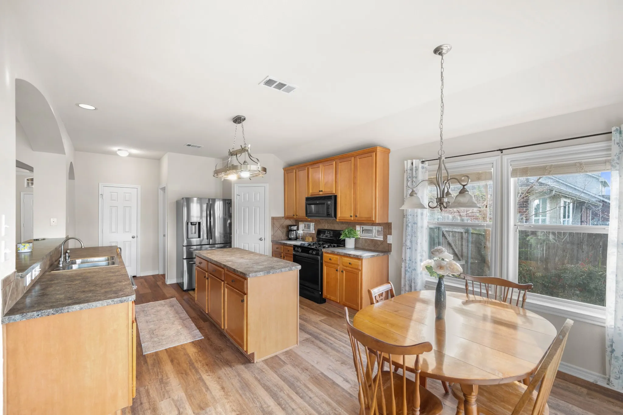 Single Family Residence For Sale in Denton County , 2721 Clubhouse Drive, Denton, Texas 76210, 4 Bedroom, 2 Bathroom, 2 Garage spaces, 2,330 Sqft, built in 2004, Preowned, mls#21199293, Real Estate Agent in Denton, Homes For Sale in Denton county, Homes For Sale in Denton, Realtor in Denton Texas, Real Estate Brokerage Independent Realty Texas, Luminita Cordes Realtor