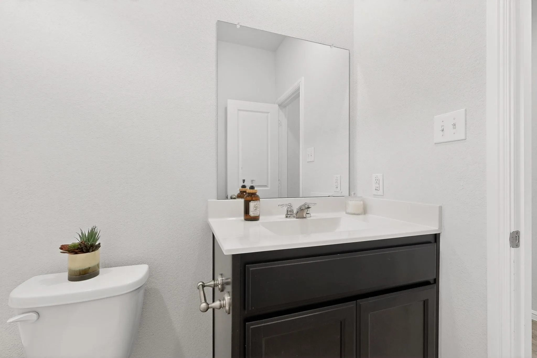 Single Family Residence For Sale in Tarrant County , 9608 Fallston Drive, Fort Worth, Texas 76108, 4 Bedrooms, 2 Bathrooms, 2 Garage spaces, 1,776 Sqft, built in 2022, Preowned, Price $325,000, mls#21200497, Real Estate Agent in Fort Worth, Homes For Sale in Tarrant county, Homes For Sale in Fort Worth, Realtor in Fort Worth Texas, Real Estate Brokerage Independent Realty Texas, Luminita Cordes Realtor