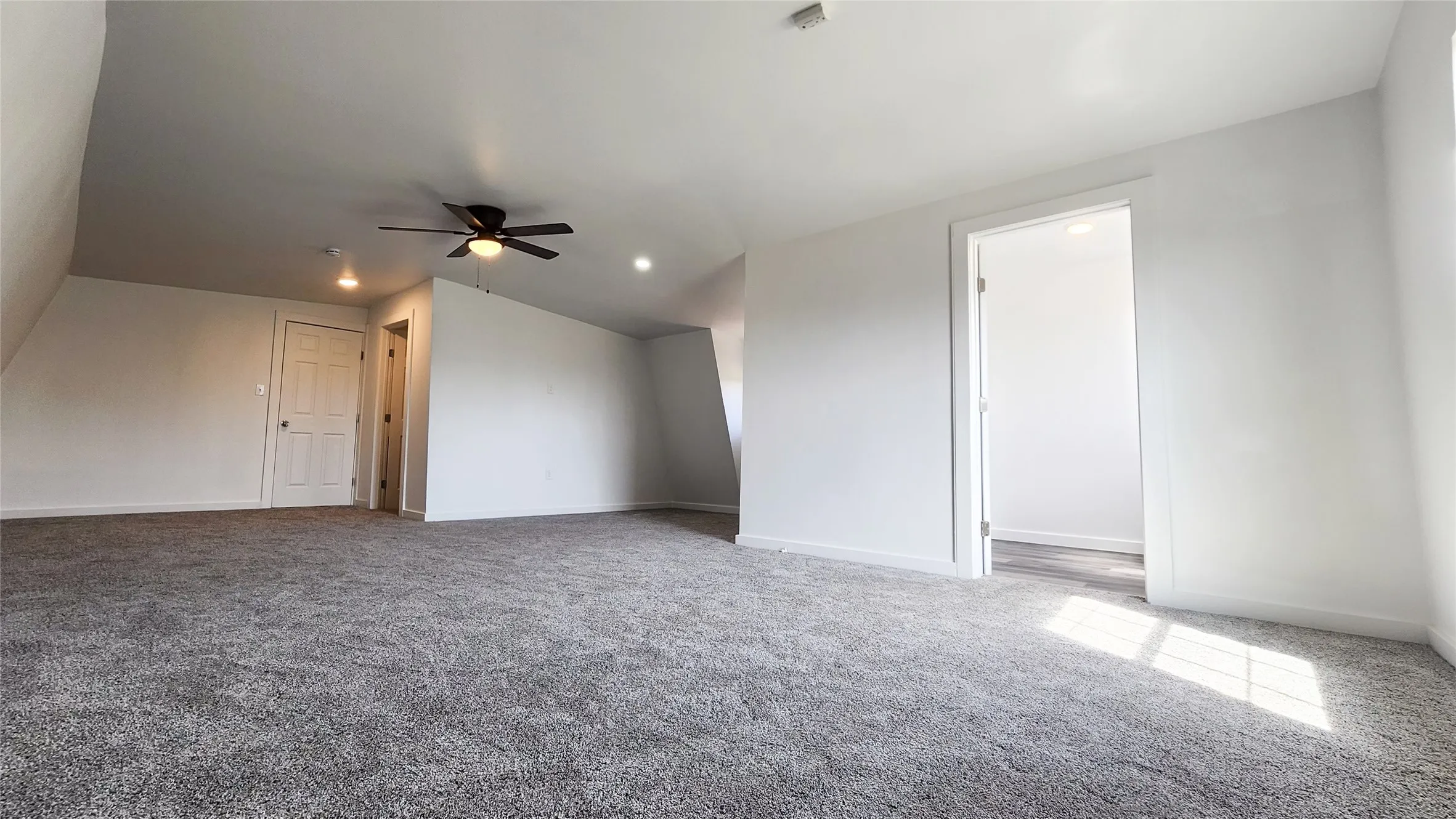 Single Family Residence For Sale in Runnels County , 401 E Pierce Street, Winters, Texas 79567, 4 Bedroom, 3 Bathroom, Garage spaces, 3,216 Sqft, built in 1983, Preowned, mls#21202142, Real Estate Agent in Winters, Homes For Sale in Runnels county, Homes For Sale in Winters, Realtor in Winters Texas, Real Estate Brokerage Independent Realty Texas, Luminita Cordes Realtor