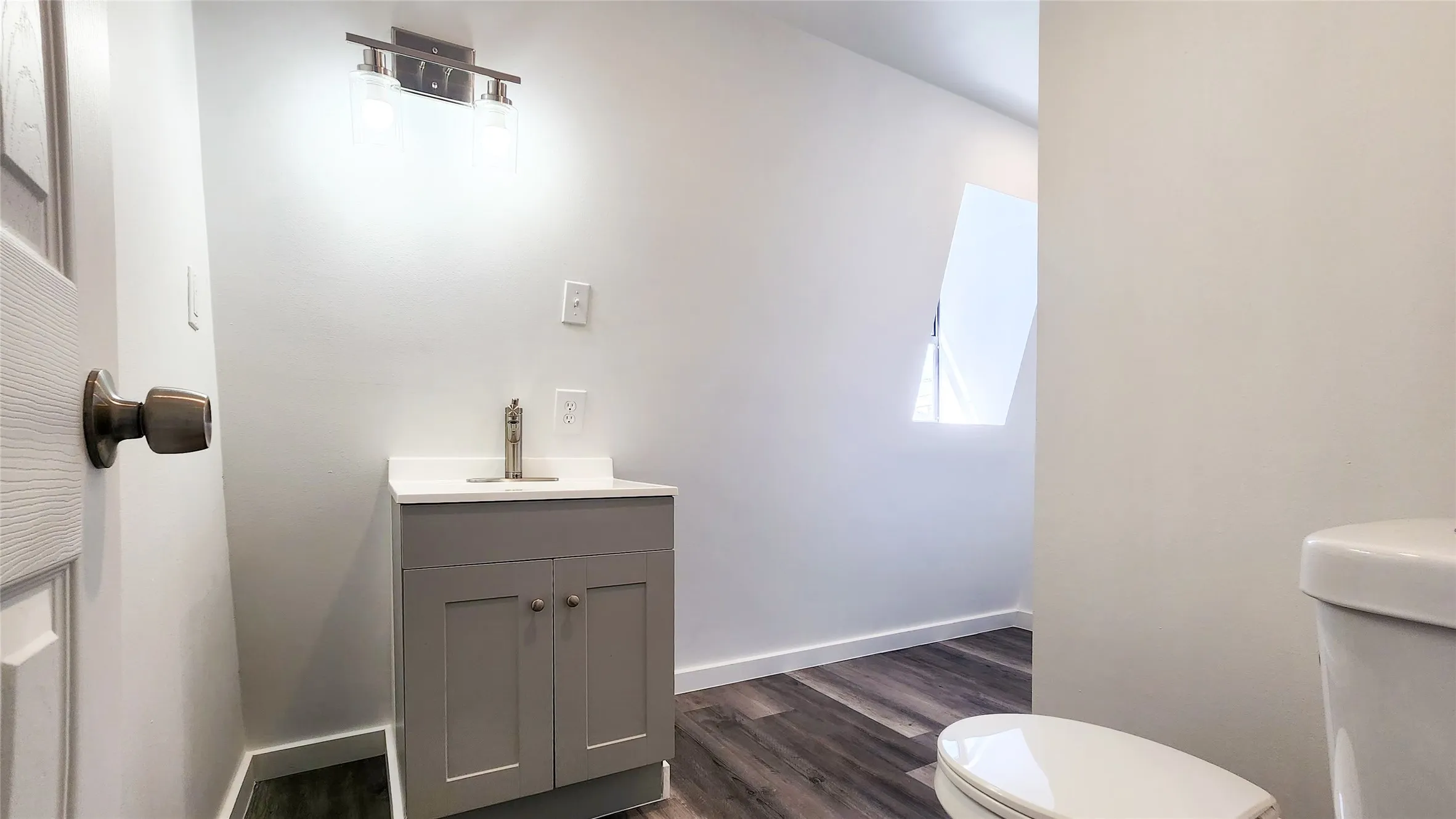 Single Family Residence For Sale in Runnels County , 401 E Pierce Street, Winters, Texas 79567, 4 Bedroom, 3 Bathroom, Garage spaces, 3,216 Sqft, built in 1983, Preowned, mls#21202142, Real Estate Agent in Winters, Homes For Sale in Runnels county, Homes For Sale in Winters, Realtor in Winters Texas, Real Estate Brokerage Independent Realty Texas, Luminita Cordes Realtor