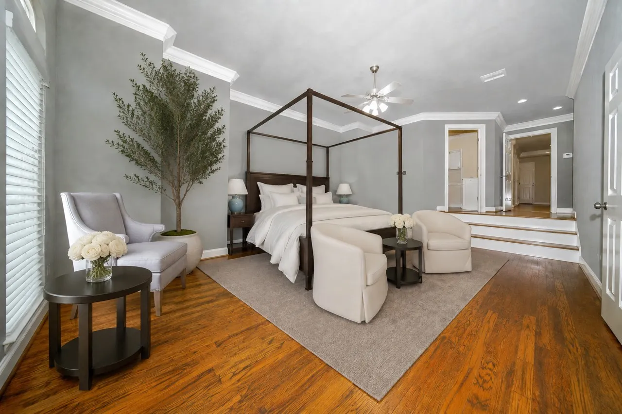 Townhouse For Sale in Dallas County , 2906 Thomas Avenue, Dallas, Texas 75204, 3 Bedroom, 4 Bathroom, 2 Garage spaces, 3,428 Sqft, built in 2000, mls#21193899, Real Estate Agent in Dallas, Homes For Sale in Dallas county, Homes For Sale in Dallas, Realtor in Dallas Texas, Real Estate Brokerage Independent Realty Texas, Luminita Cordes Realtor