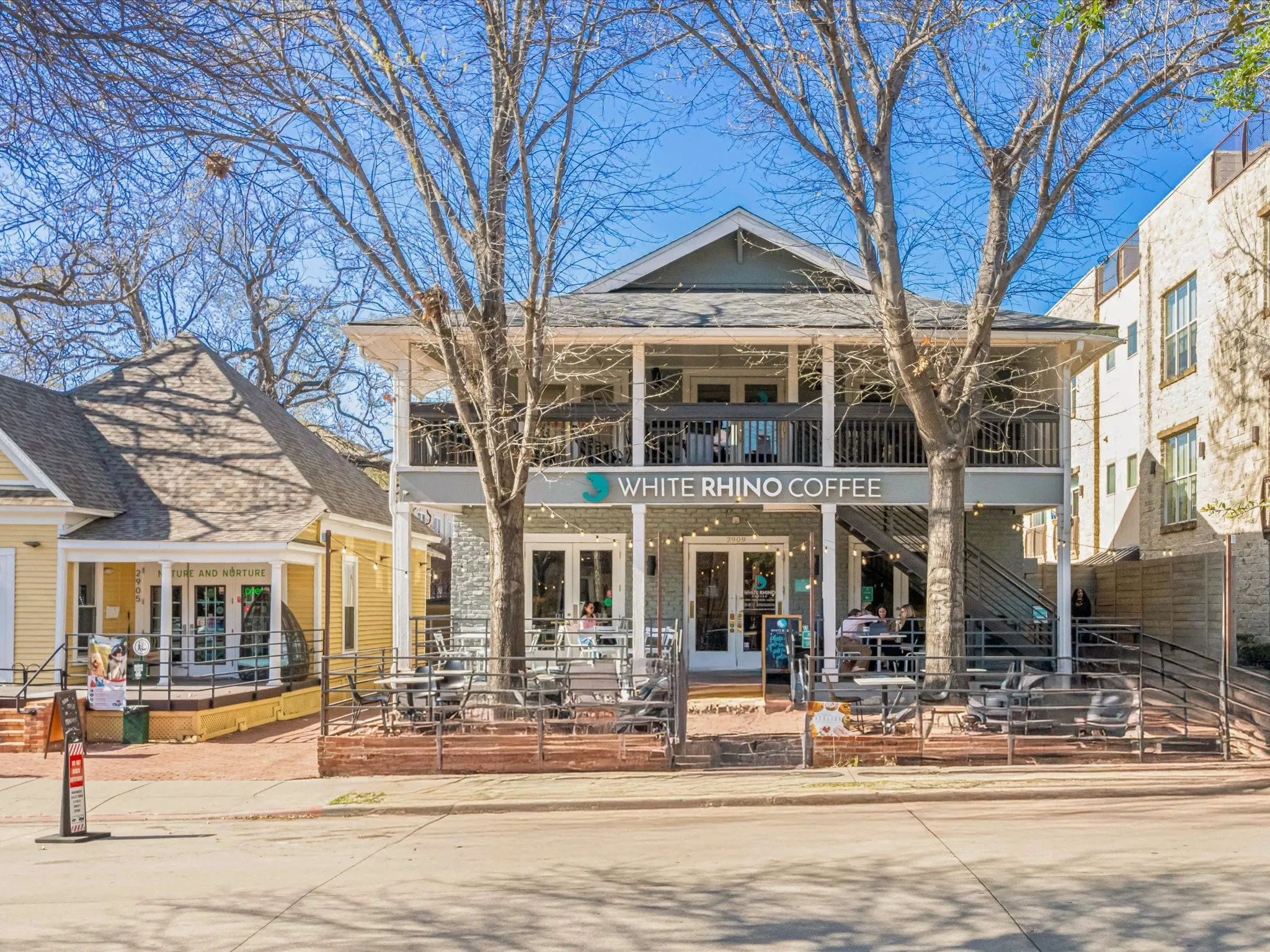 Townhouse For Sale in Dallas County , 2906 Thomas Avenue, Dallas, Texas 75204, 3 Bedroom, 4 Bathroom, 2 Garage spaces, 3,428 Sqft, built in 2000, mls#21193899, Real Estate Agent in Dallas, Homes For Sale in Dallas county, Homes For Sale in Dallas, Realtor in Dallas Texas, Real Estate Brokerage Independent Realty Texas, Luminita Cordes Realtor
