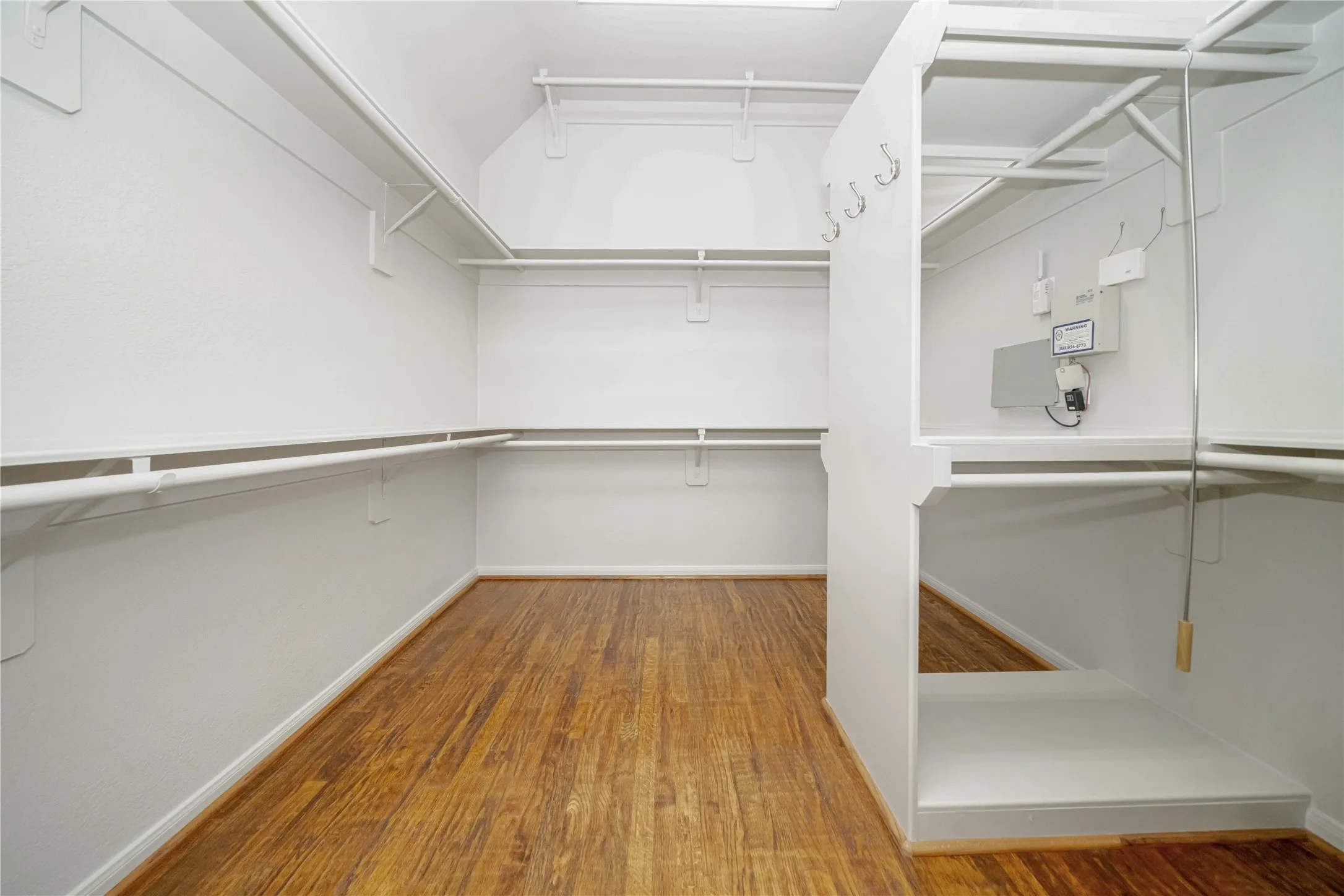 Townhouse For Sale in Dallas County , 2906 Thomas Avenue, Dallas, Texas 75204, 3 Bedroom, 4 Bathroom, 2 Garage spaces, 3,428 Sqft, built in 2000, mls#21193899, Real Estate Agent in Dallas, Homes For Sale in Dallas county, Homes For Sale in Dallas, Realtor in Dallas Texas, Real Estate Brokerage Independent Realty Texas, Luminita Cordes Realtor