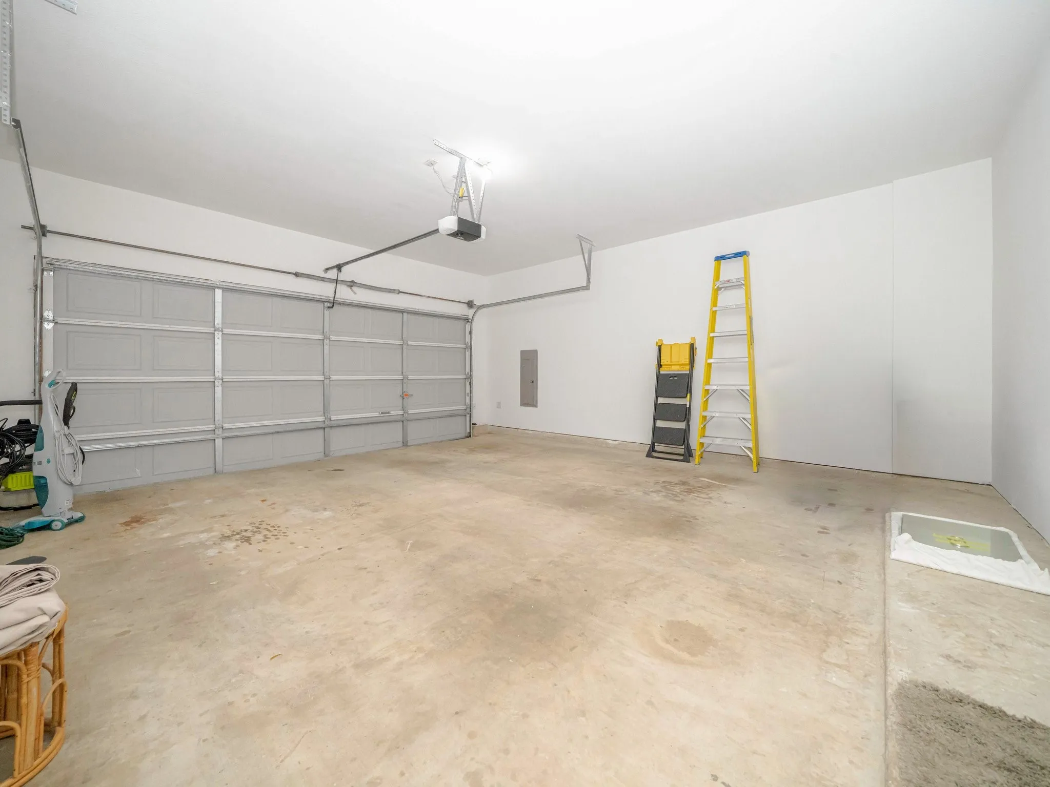 Townhouse For Sale in Dallas County , 2906 Thomas Avenue, Dallas, Texas 75204, 3 Bedroom, 4 Bathroom, 2 Garage spaces, 3,428 Sqft, built in 2000, mls#21193899, Real Estate Agent in Dallas, Homes For Sale in Dallas county, Homes For Sale in Dallas, Realtor in Dallas Texas, Real Estate Brokerage Independent Realty Texas, Luminita Cordes Realtor