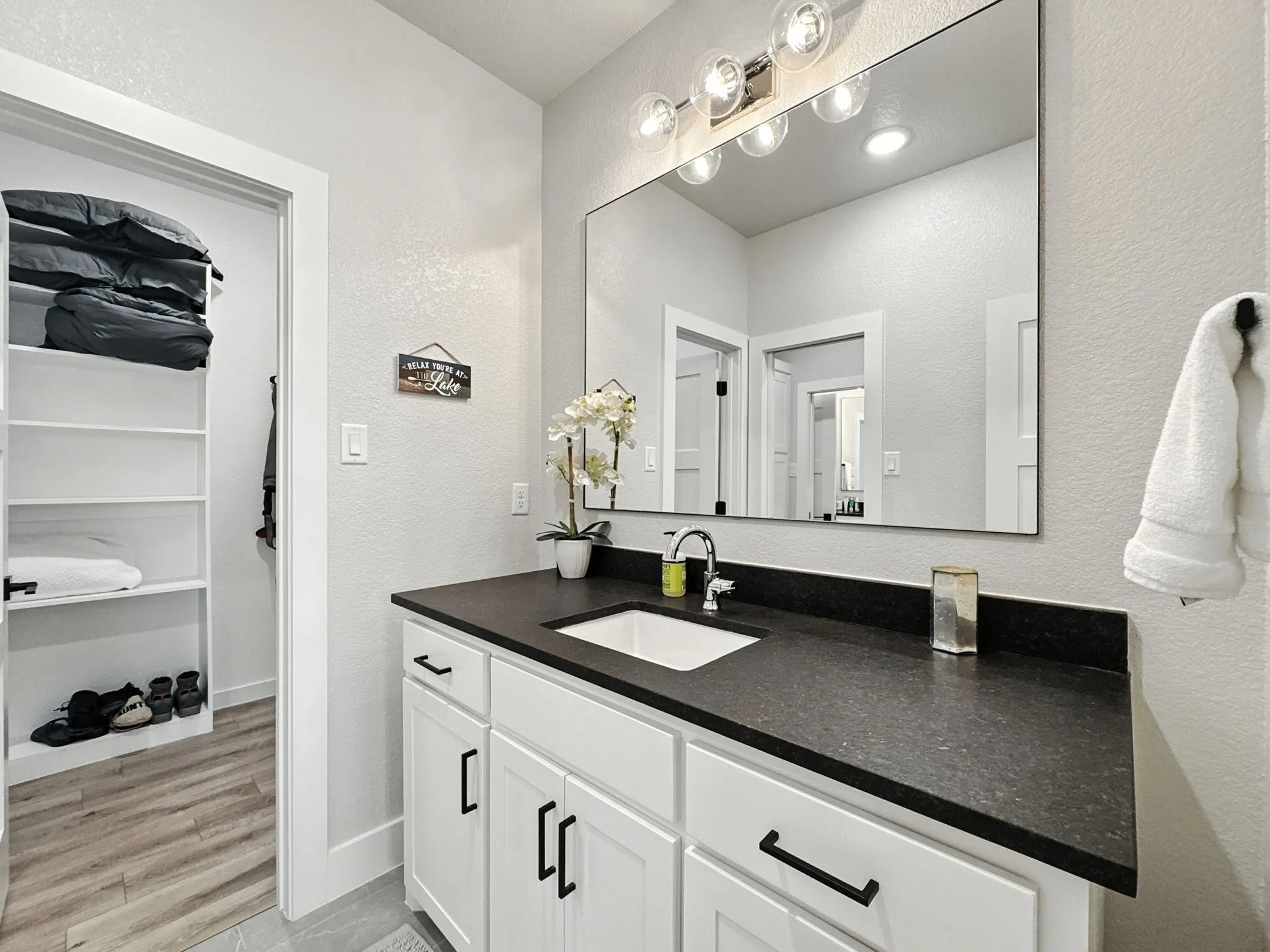Single Family Residence For Sale in Palo Pinto County , 3007 Shoreside Point, Graford, Texas 76449, 3 Bedroom, 3 Bathroom, 1 Garage spaces, 2,515 Sqft, built in 2023, Preowned, mls#21202636, Real Estate Agent in Graford, Homes For Sale in Palo Pinto county, Homes For Sale in Graford, Realtor in Graford Texas, Real Estate Brokerage Independent Realty Texas, Luminita Cordes Realtor
