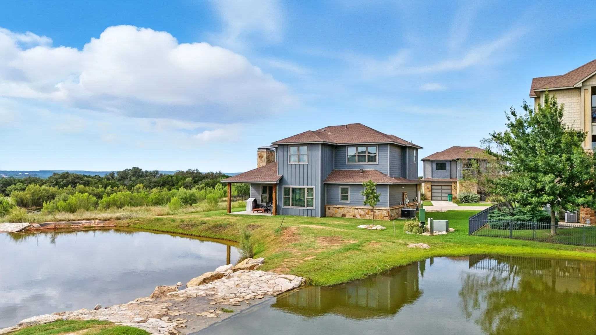Single Family Residence For Sale in Palo Pinto County , 3007 Shoreside Point, Graford, Texas 76449, 3 Bedroom, 3 Bathroom, 1 Garage spaces, 2,515 Sqft, built in 2023, Preowned, mls#21202636, Real Estate Agent in Graford, Homes For Sale in Palo Pinto county, Homes For Sale in Graford, Realtor in Graford Texas, Real Estate Brokerage Independent Realty Texas, Luminita Cordes Realtor