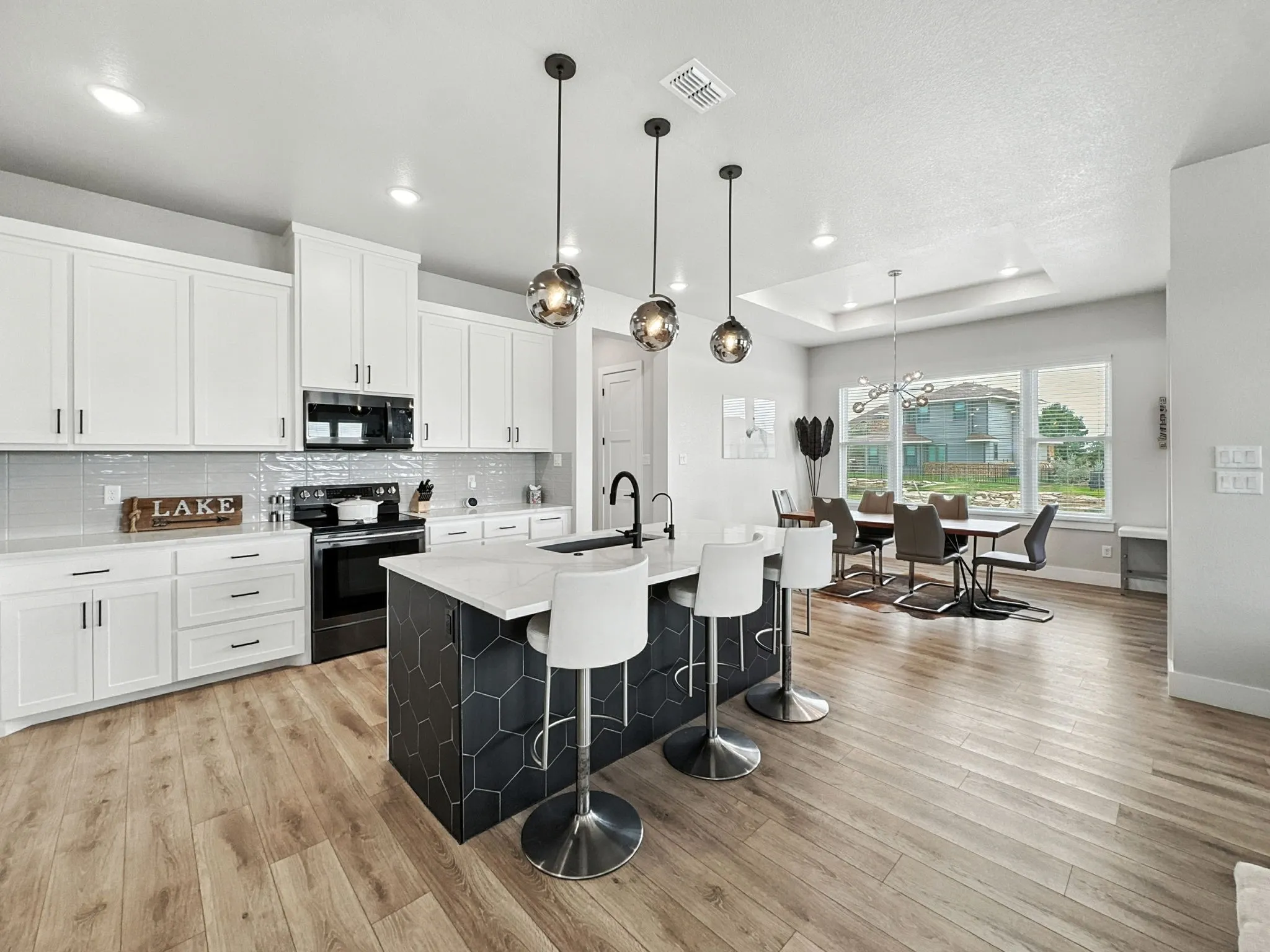 Single Family Residence For Sale in Palo Pinto County , 3007 Shoreside Point, Graford, Texas 76449, 3 Bedroom, 3 Bathroom, 1 Garage spaces, 2,515 Sqft, built in 2023, Preowned, mls#21202636, Real Estate Agent in Graford, Homes For Sale in Palo Pinto county, Homes For Sale in Graford, Realtor in Graford Texas, Real Estate Brokerage Independent Realty Texas, Luminita Cordes Realtor