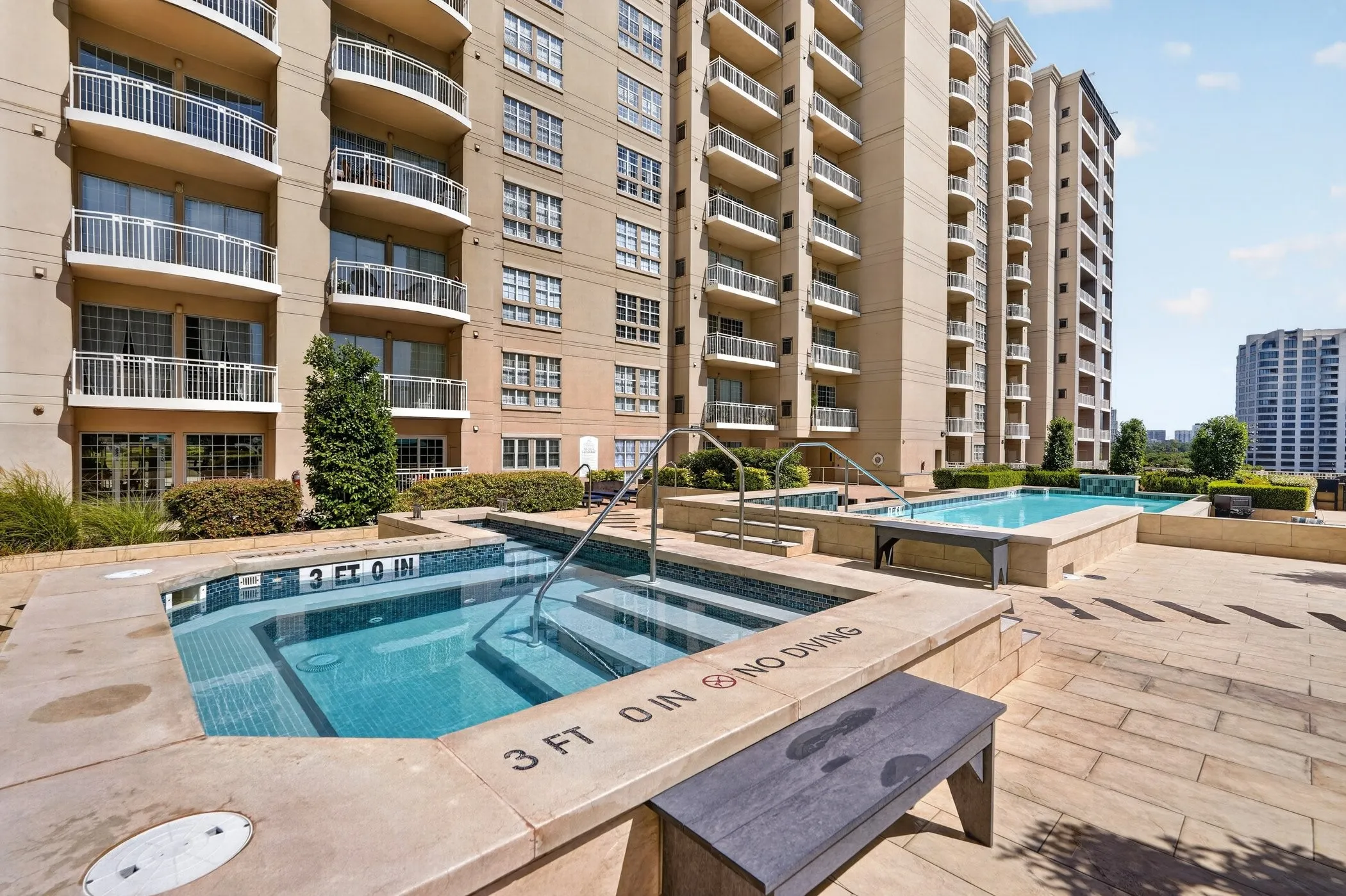 Condominium For Sale in Dallas County , 3225 Turtle Creek Boulevard 1528, Dallas, Texas 75219, 1 Bedroom, 1 Bathroom, 1 Garage spaces, 832 Sqft, built in 1998, Preowned, mls#21203445, Real Estate Agent in Dallas, Homes For Sale in Dallas county, Homes For Sale in Dallas, Realtor in Dallas Texas, Real Estate Brokerage Independent Realty Texas, Luminita Cordes Realtor