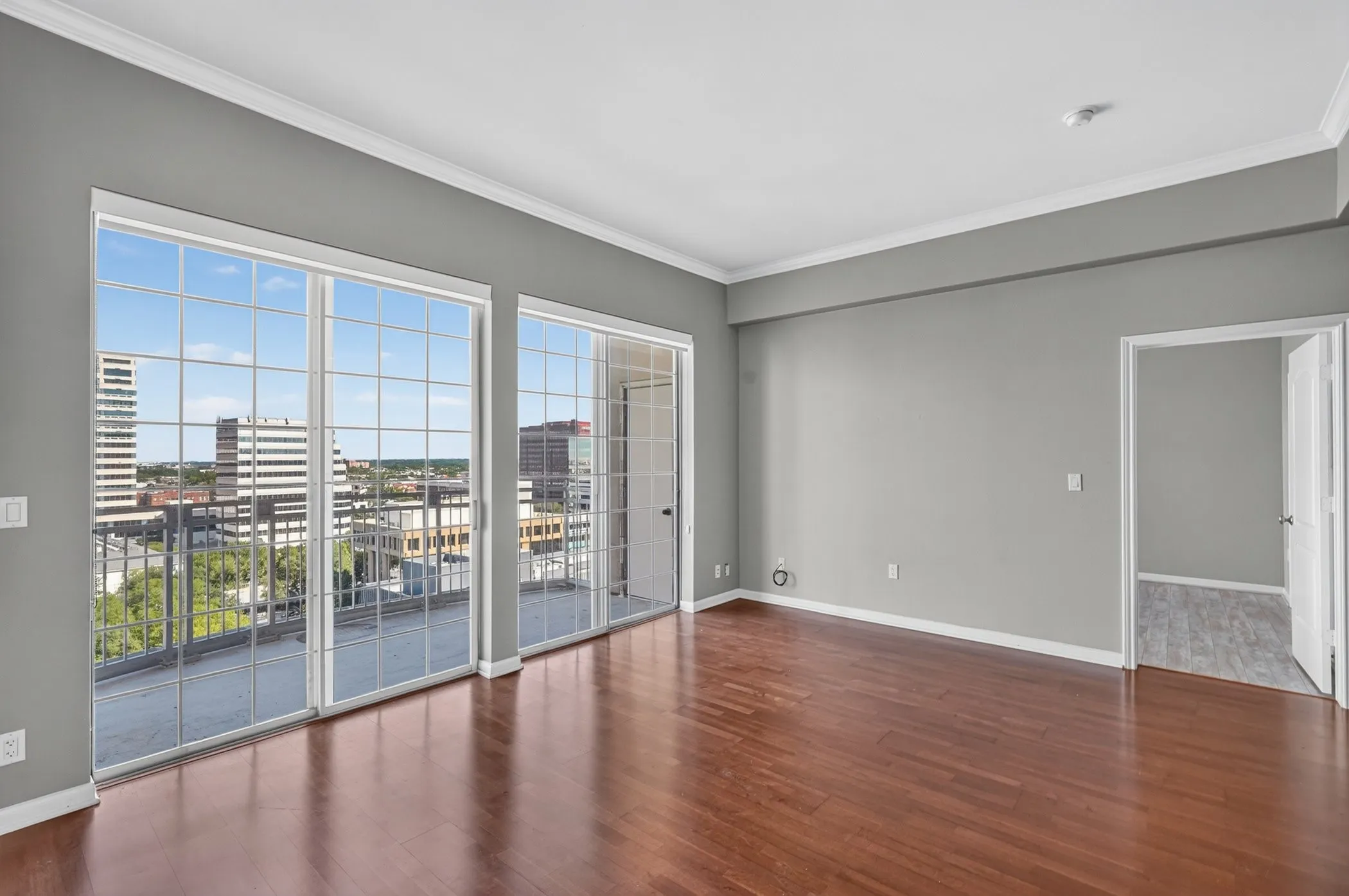 Condominium For Sale in Dallas County , 3225 Turtle Creek Boulevard 1528, Dallas, Texas 75219, 1 Bedroom, 1 Bathroom, 1 Garage spaces, 832 Sqft, built in 1998, Preowned, mls#21203445, Real Estate Agent in Dallas, Homes For Sale in Dallas county, Homes For Sale in Dallas, Realtor in Dallas Texas, Real Estate Brokerage Independent Realty Texas, Luminita Cordes Realtor