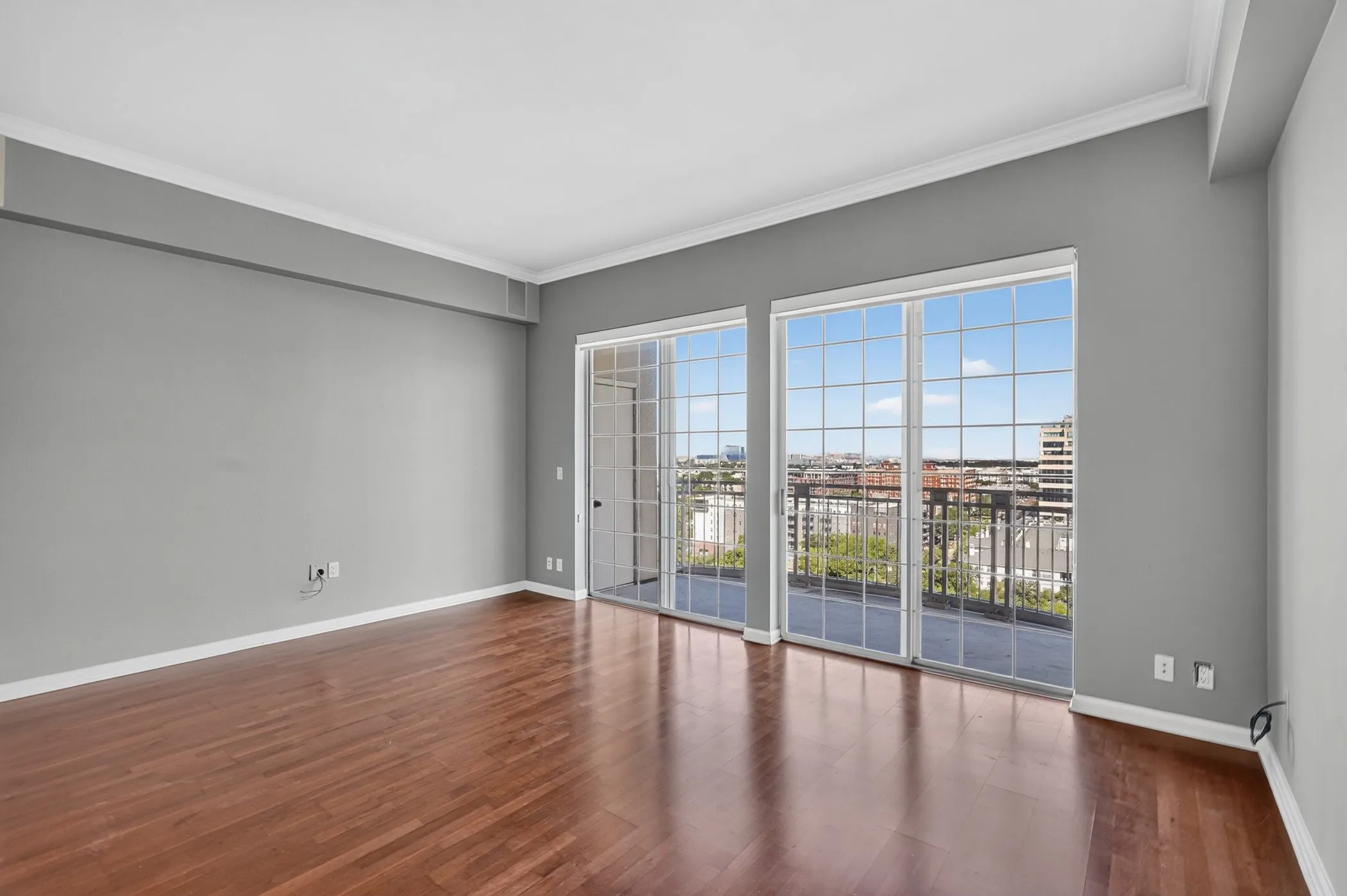 Condominium For Sale in Dallas County , 3225 Turtle Creek Boulevard 1528, Dallas, Texas 75219, 1 Bedroom, 1 Bathroom, 1 Garage spaces, 832 Sqft, built in 1998, Preowned, mls#21203445, Real Estate Agent in Dallas, Homes For Sale in Dallas county, Homes For Sale in Dallas, Realtor in Dallas Texas, Real Estate Brokerage Independent Realty Texas, Luminita Cordes Realtor