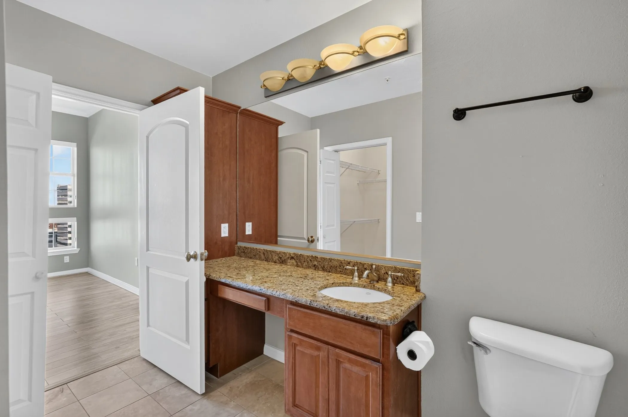 Condominium For Sale in Dallas County , 3225 Turtle Creek Boulevard 1528, Dallas, Texas 75219, 1 Bedroom, 1 Bathroom, 1 Garage spaces, 832 Sqft, built in 1998, Preowned, mls#21203445, Real Estate Agent in Dallas, Homes For Sale in Dallas county, Homes For Sale in Dallas, Realtor in Dallas Texas, Real Estate Brokerage Independent Realty Texas, Luminita Cordes Realtor