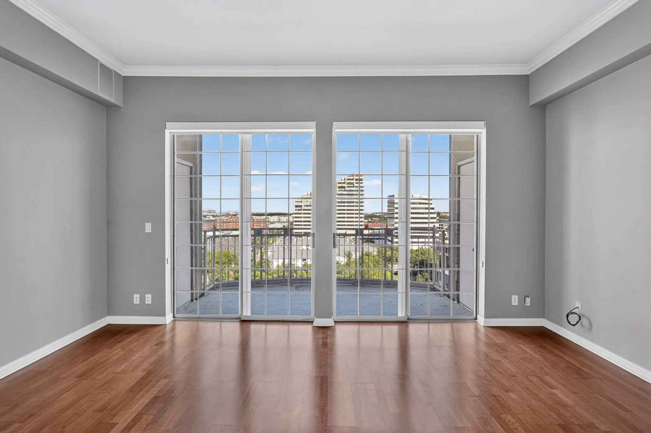 Condominium For Sale in Dallas County , 3225 Turtle Creek Boulevard 1528, Dallas, Texas 75219, 1 Bedroom, 1 Bathroom, 1 Garage spaces, 832 Sqft, built in 1998, Preowned, mls#21203445, Real Estate Agent in Dallas, Homes For Sale in Dallas county, Homes For Sale in Dallas, Realtor in Dallas Texas, Real Estate Brokerage Independent Realty Texas, Luminita Cordes Realtor