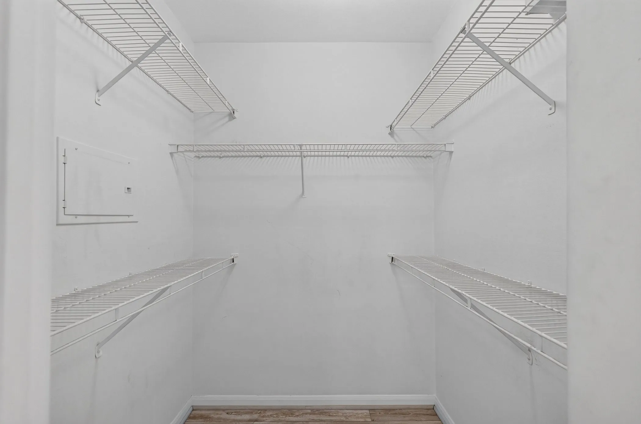 Condominium For Sale in Dallas County , 3225 Turtle Creek Boulevard 1528, Dallas, Texas 75219, 1 Bedroom, 1 Bathroom, 1 Garage spaces, 832 Sqft, built in 1998, Preowned, mls#21203445, Real Estate Agent in Dallas, Homes For Sale in Dallas county, Homes For Sale in Dallas, Realtor in Dallas Texas, Real Estate Brokerage Independent Realty Texas, Luminita Cordes Realtor