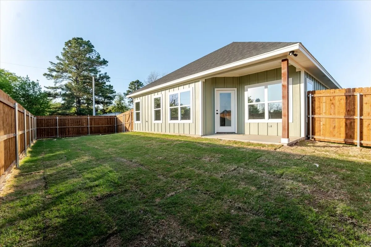 Single Family Residence For Sale in Hood County , 9209 Parkview Circle, Tolar, Texas 76476, 3 Bedroom, 2 Bathroom, 1 Garage spaces, 1,414 Sqft, built in 2026, Price $303,000, mls#21203448, Real Estate Agent in Tolar, Homes For Sale in Hood county, Homes For Sale in Tolar, Realtor in Tolar Texas, Real Estate Brokerage Independent Realty Texas, Luminita Cordes Realtor