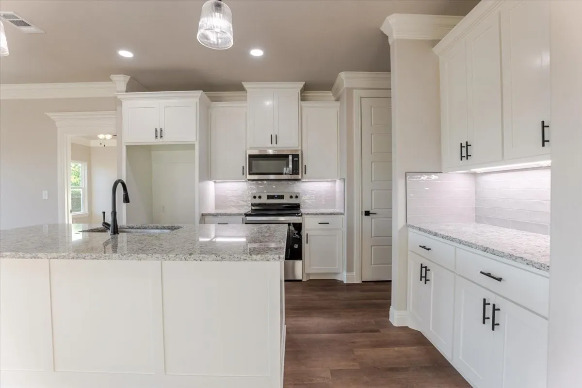 Single Family Residence For Sale in Hood County , 9209 Parkview Circle, Tolar, Texas 76476, 3 Bedroom, 2 Bathroom, 1 Garage spaces, 1,414 Sqft, built in 2026, Price $303,000, mls#21203448, Real Estate Agent in Tolar, Homes For Sale in Hood county, Homes For Sale in Tolar, Realtor in Tolar Texas, Real Estate Brokerage Independent Realty Texas, Luminita Cordes Realtor