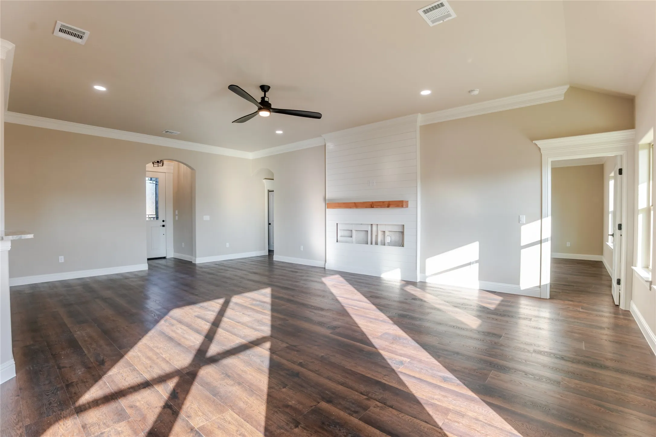 Single Family Residence For Sale in Hood County , 9213 Parkview Circle, Tolar, Texas 76476, 3 Bedroom, 2 Bathroom, 2 Garage spaces, 1,653 Sqft, built in 2026, mls#21203451, Real Estate Agent in Tolar, Homes For Sale in Hood county, Homes For Sale in Tolar, Realtor in Tolar Texas, Real Estate Brokerage Independent Realty Texas, Luminita Cordes Realtor