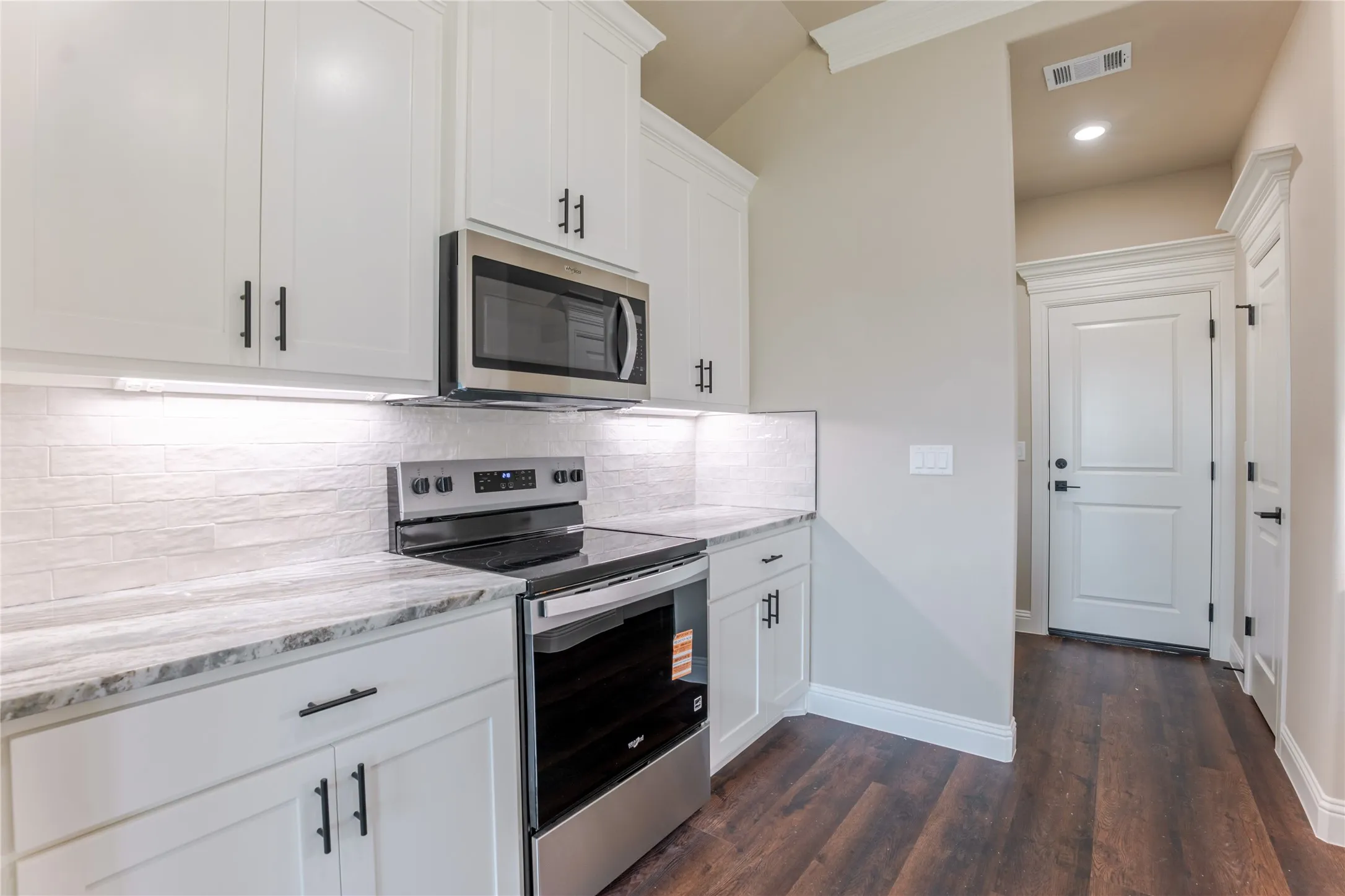 Single Family Residence For Sale in Hood County , 9213 Parkview Circle, Tolar, Texas 76476, 3 Bedroom, 2 Bathroom, 2 Garage spaces, 1,653 Sqft, built in 2026, mls#21203451, Real Estate Agent in Tolar, Homes For Sale in Hood county, Homes For Sale in Tolar, Realtor in Tolar Texas, Real Estate Brokerage Independent Realty Texas, Luminita Cordes Realtor