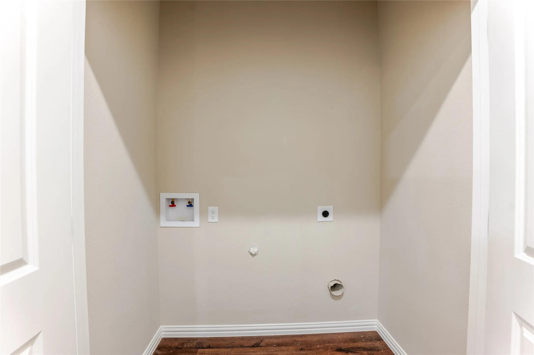 Single Family Residence For Sale in Hood County , 9213 Parkview Circle, Tolar, Texas 76476, 3 Bedroom, 2 Bathroom, 2 Garage spaces, 1,653 Sqft, built in 2026, mls#21203451, Real Estate Agent in Tolar, Homes For Sale in Hood county, Homes For Sale in Tolar, Realtor in Tolar Texas, Real Estate Brokerage Independent Realty Texas, Luminita Cordes Realtor