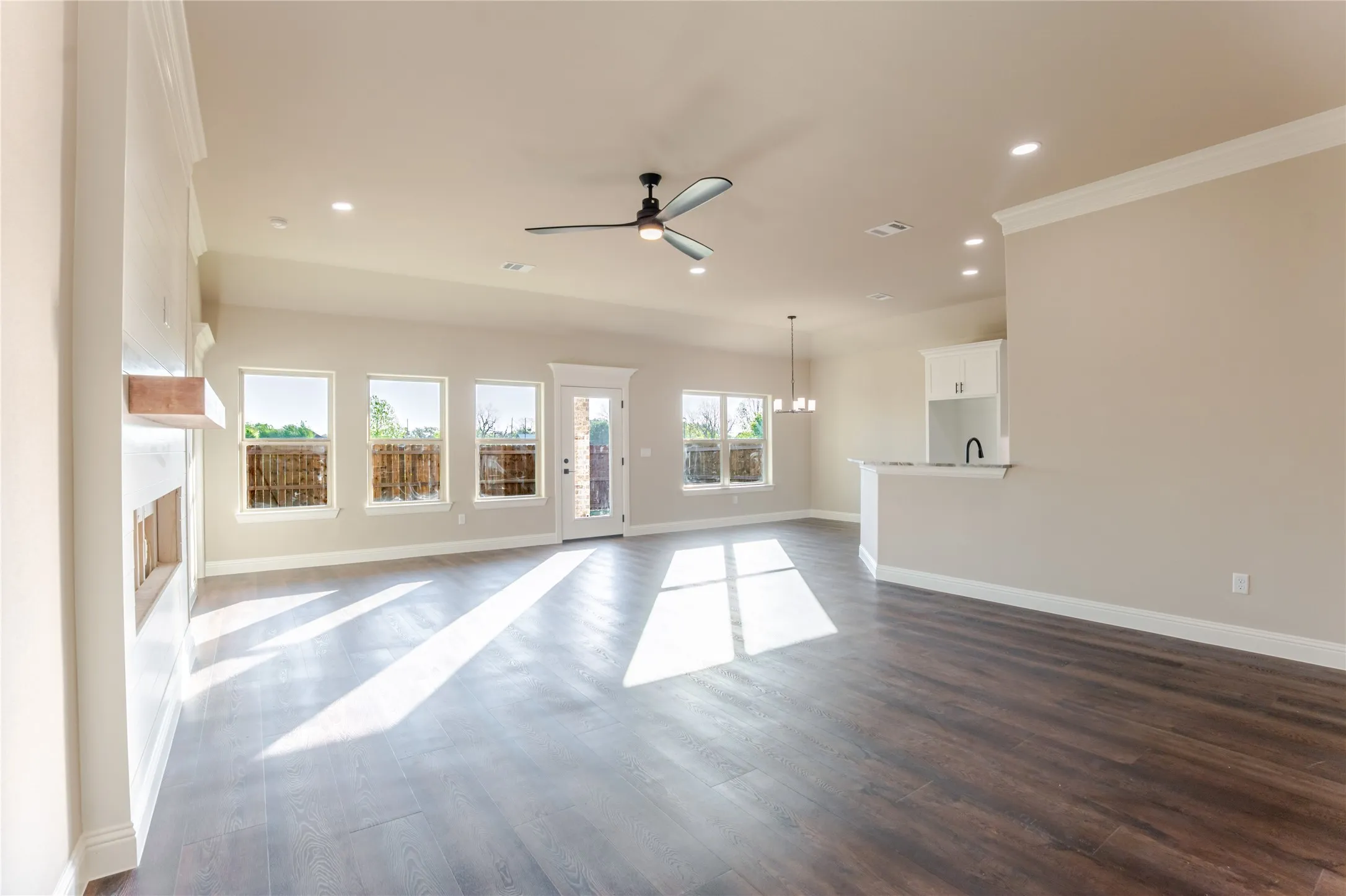 Single Family Residence For Sale in Hood County , 9213 Parkview Circle, Tolar, Texas 76476, 3 Bedroom, 2 Bathroom, 2 Garage spaces, 1,653 Sqft, built in 2026, mls#21203451, Real Estate Agent in Tolar, Homes For Sale in Hood county, Homes For Sale in Tolar, Realtor in Tolar Texas, Real Estate Brokerage Independent Realty Texas, Luminita Cordes Realtor