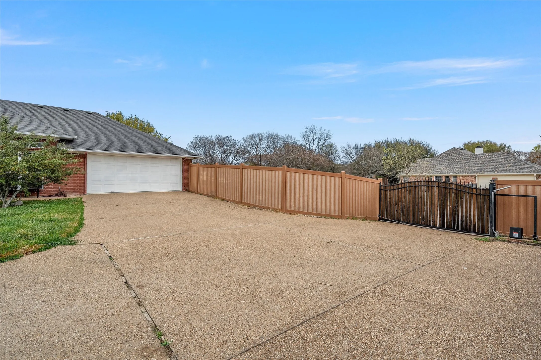 Single Family Residence For Sale in Mc Lennan County , 1400 Radisson Drive, Hewitt, Texas 76643, 4 Bedroom, 3 Bathroom, 2 Garage spaces, 2,082 Sqft, built in 2001, mls#21203489, Real Estate Agent in Hewitt, Homes For Sale in Mc Lennan county, Homes For Sale in Hewitt, Realtor in Hewitt Texas, Real Estate Brokerage Independent Realty Texas, Luminita Cordes Realtor