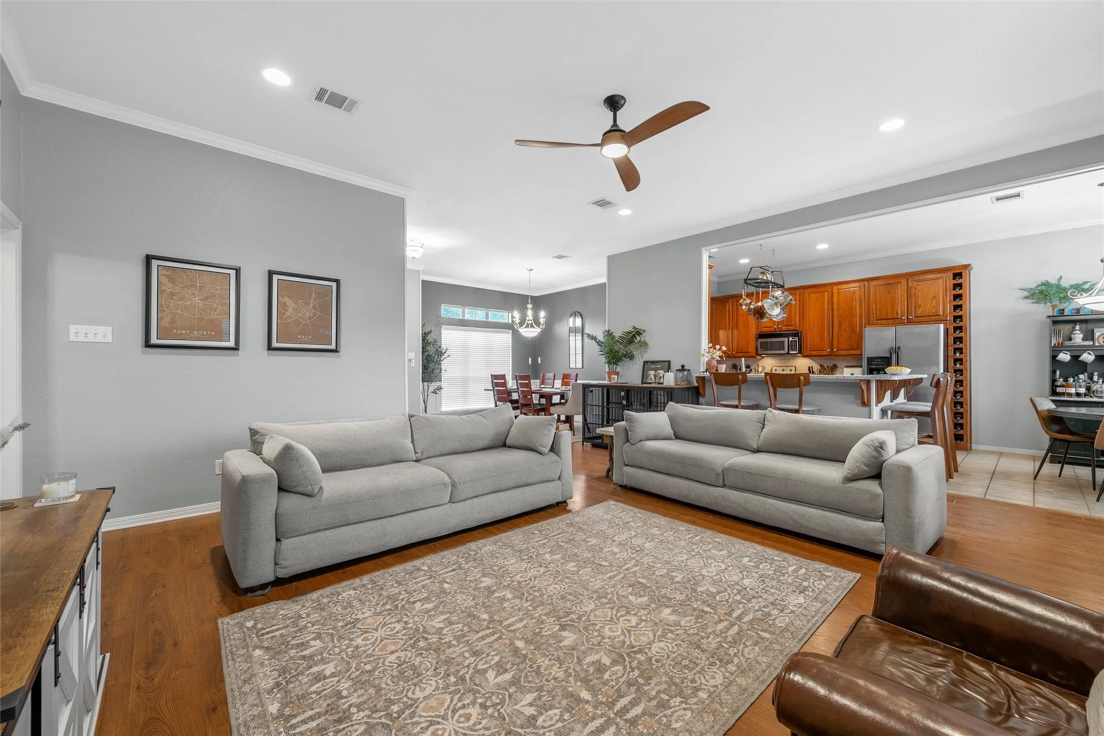 Single Family Residence For Sale in Mc Lennan County , 1400 Radisson Drive, Hewitt, Texas 76643, 4 Bedroom, 3 Bathroom, 2 Garage spaces, 2,082 Sqft, built in 2001, mls#21203489, Real Estate Agent in Hewitt, Homes For Sale in Mc Lennan county, Homes For Sale in Hewitt, Realtor in Hewitt Texas, Real Estate Brokerage Independent Realty Texas, Luminita Cordes Realtor