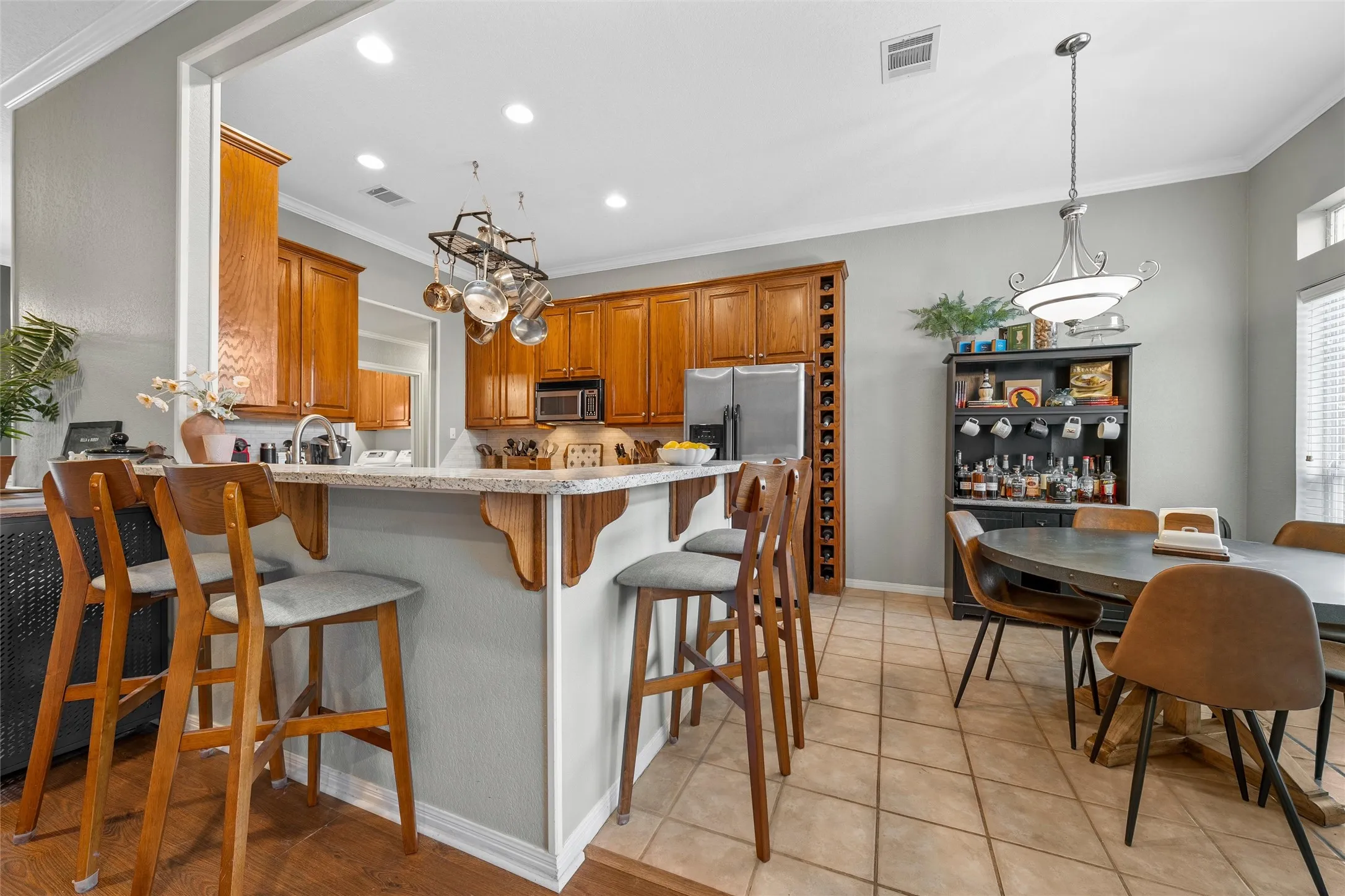 Single Family Residence For Sale in Mc Lennan County , 1400 Radisson Drive, Hewitt, Texas 76643, 4 Bedroom, 3 Bathroom, 2 Garage spaces, 2,082 Sqft, built in 2001, mls#21203489, Real Estate Agent in Hewitt, Homes For Sale in Mc Lennan county, Homes For Sale in Hewitt, Realtor in Hewitt Texas, Real Estate Brokerage Independent Realty Texas, Luminita Cordes Realtor