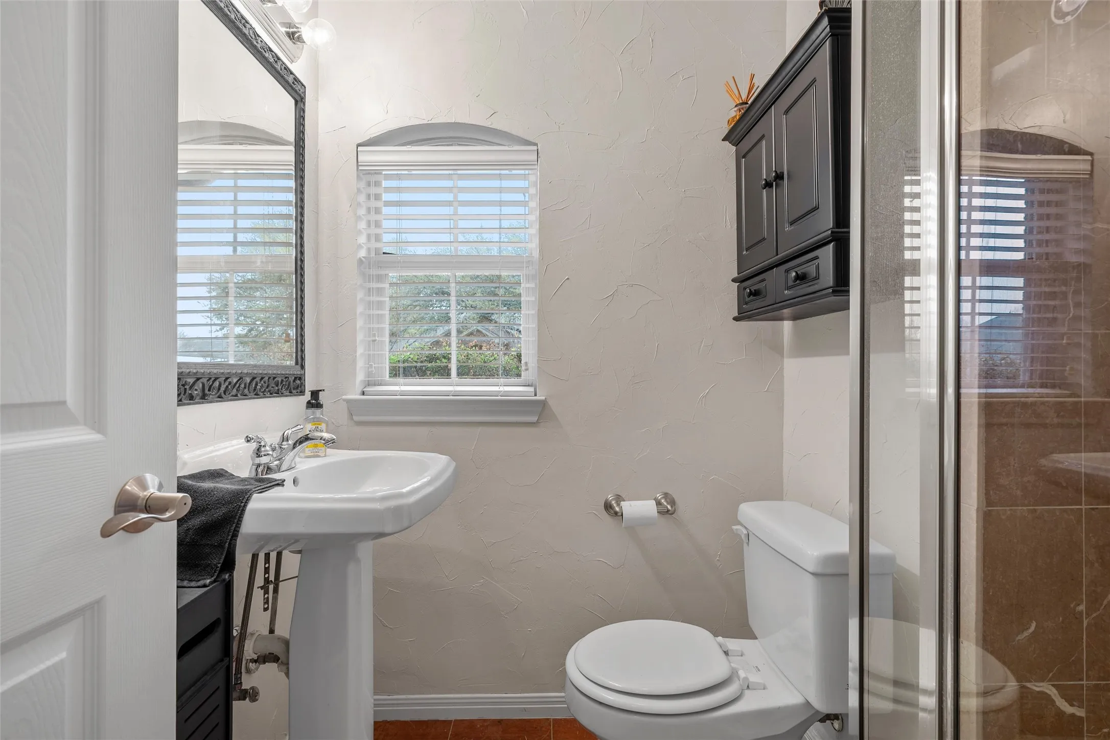 Single Family Residence For Sale in Mc Lennan County , 1400 Radisson Drive, Hewitt, Texas 76643, 4 Bedroom, 3 Bathroom, 2 Garage spaces, 2,082 Sqft, built in 2001, mls#21203489, Real Estate Agent in Hewitt, Homes For Sale in Mc Lennan county, Homes For Sale in Hewitt, Realtor in Hewitt Texas, Real Estate Brokerage Independent Realty Texas, Luminita Cordes Realtor