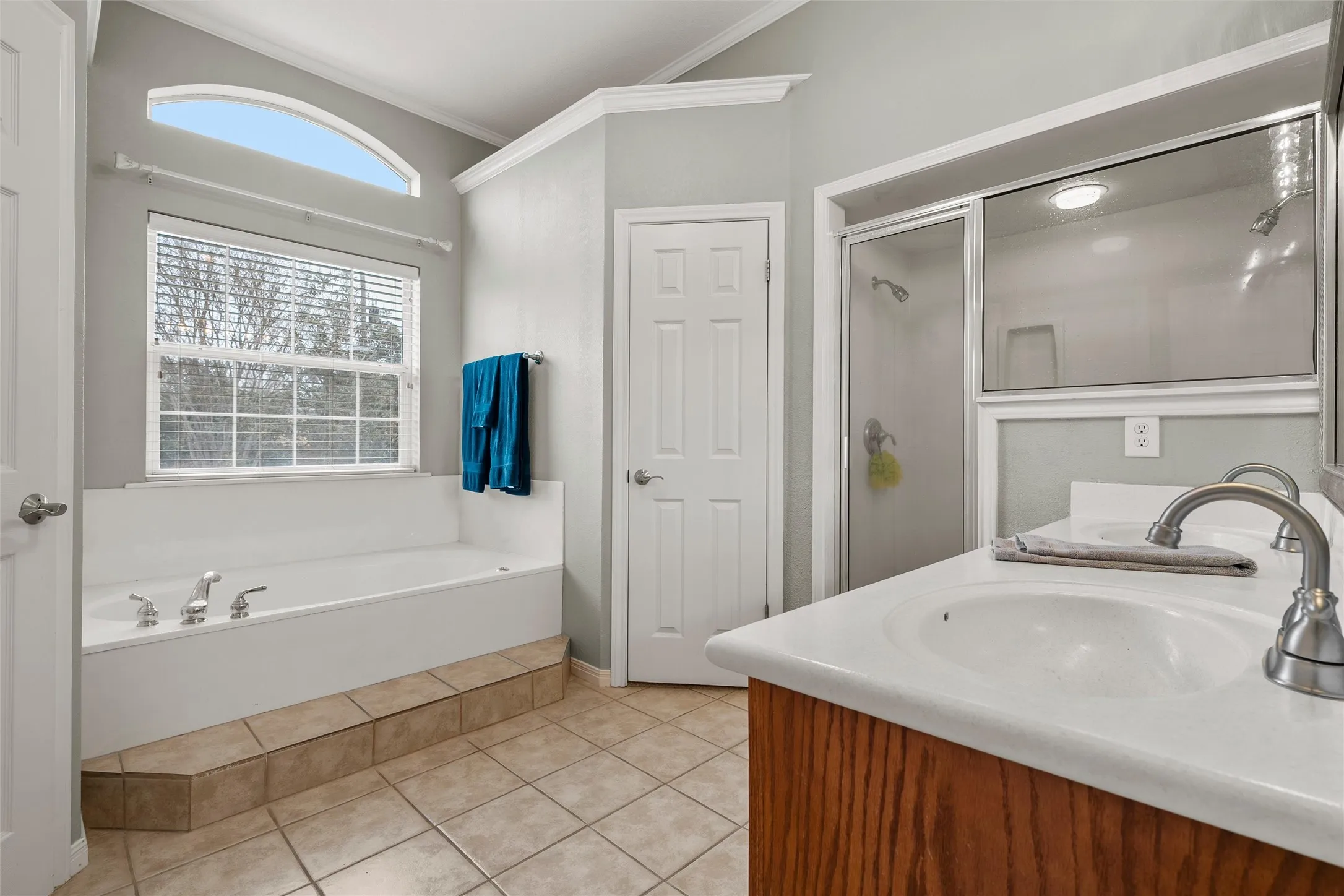 Single Family Residence For Sale in Mc Lennan County , 1400 Radisson Drive, Hewitt, Texas 76643, 4 Bedroom, 3 Bathroom, 2 Garage spaces, 2,082 Sqft, built in 2001, mls#21203489, Real Estate Agent in Hewitt, Homes For Sale in Mc Lennan county, Homes For Sale in Hewitt, Realtor in Hewitt Texas, Real Estate Brokerage Independent Realty Texas, Luminita Cordes Realtor