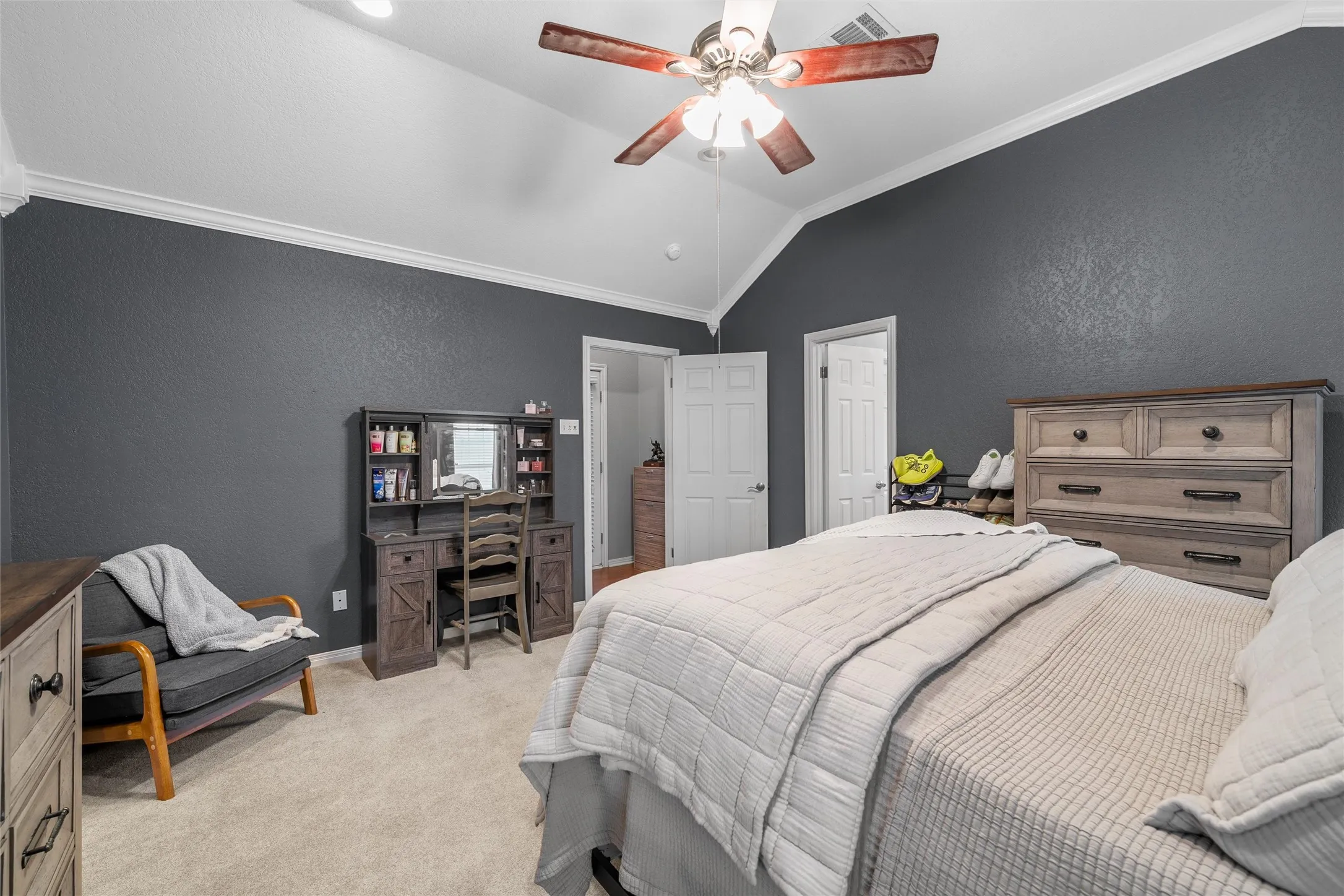 Single Family Residence For Sale in Mc Lennan County , 1400 Radisson Drive, Hewitt, Texas 76643, 4 Bedroom, 3 Bathroom, 2 Garage spaces, 2,082 Sqft, built in 2001, mls#21203489, Real Estate Agent in Hewitt, Homes For Sale in Mc Lennan county, Homes For Sale in Hewitt, Realtor in Hewitt Texas, Real Estate Brokerage Independent Realty Texas, Luminita Cordes Realtor