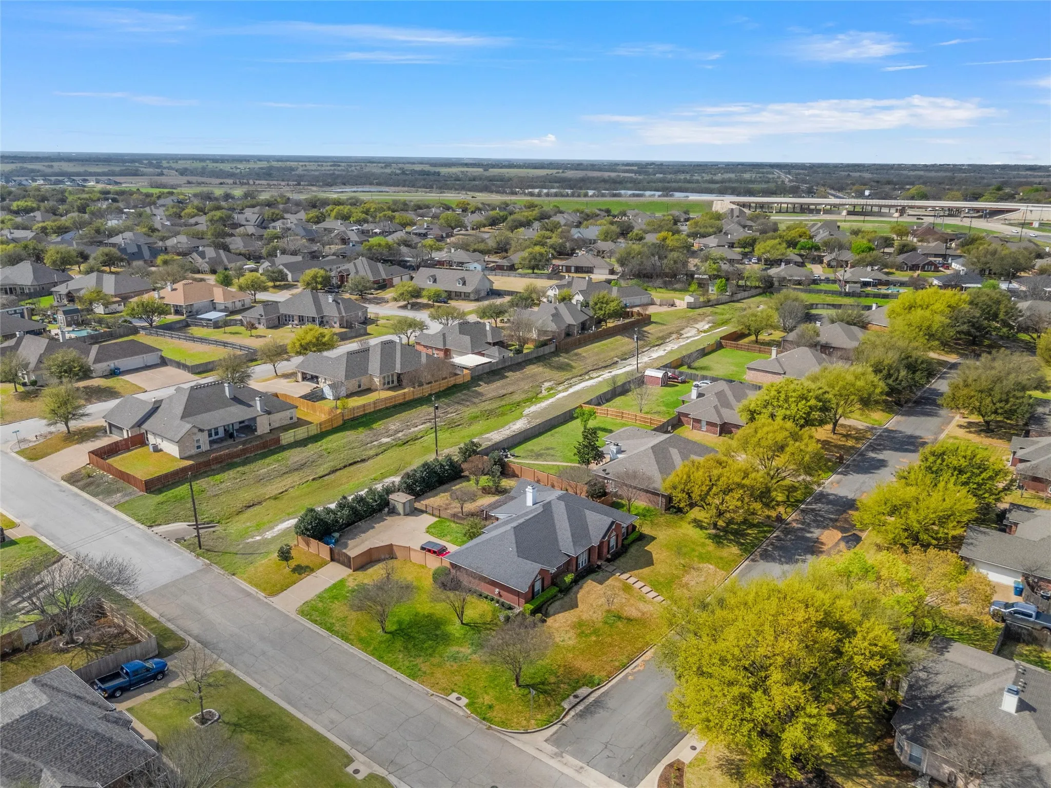 Single Family Residence For Sale in Mc Lennan County , 1400 Radisson Drive, Hewitt, Texas 76643, 4 Bedroom, 3 Bathroom, 2 Garage spaces, 2,082 Sqft, built in 2001, mls#21203489, Real Estate Agent in Hewitt, Homes For Sale in Mc Lennan county, Homes For Sale in Hewitt, Realtor in Hewitt Texas, Real Estate Brokerage Independent Realty Texas, Luminita Cordes Realtor