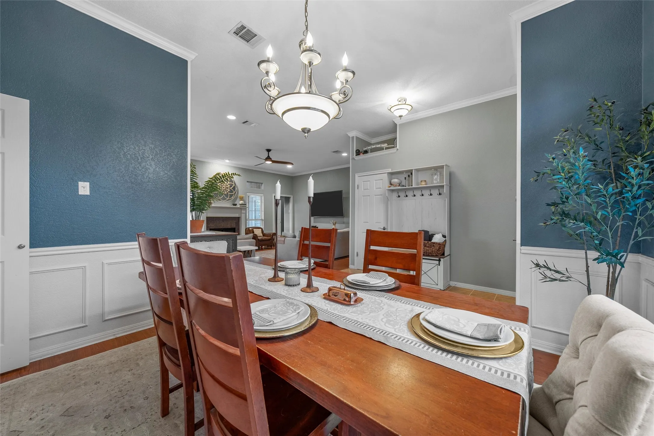 Single Family Residence For Sale in Mc Lennan County , 1400 Radisson Drive, Hewitt, Texas 76643, 4 Bedroom, 3 Bathroom, 2 Garage spaces, 2,082 Sqft, built in 2001, mls#21203489, Real Estate Agent in Hewitt, Homes For Sale in Mc Lennan county, Homes For Sale in Hewitt, Realtor in Hewitt Texas, Real Estate Brokerage Independent Realty Texas, Luminita Cordes Realtor