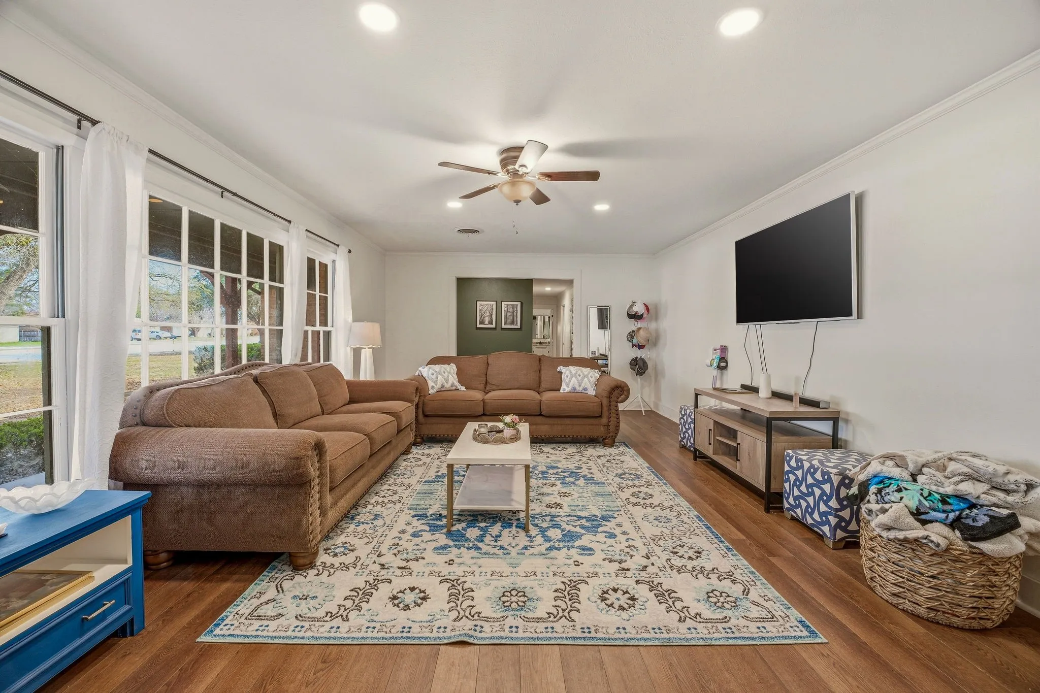Single Family Residence For Sale in Erath County , 980 N Harbin Drive, Stephenville, Texas 76401, 3 Bedroom, 2 Bathroom, 2 Garage spaces, 2,513 Sqft, built in 1960, Preowned, mls#21200248, Real Estate Agent in Stephenville, Homes For Sale in Erath county, Homes For Sale in Stephenville, Realtor in Stephenville Texas, Real Estate Brokerage Independent Realty Texas, Luminita Cordes Realtor