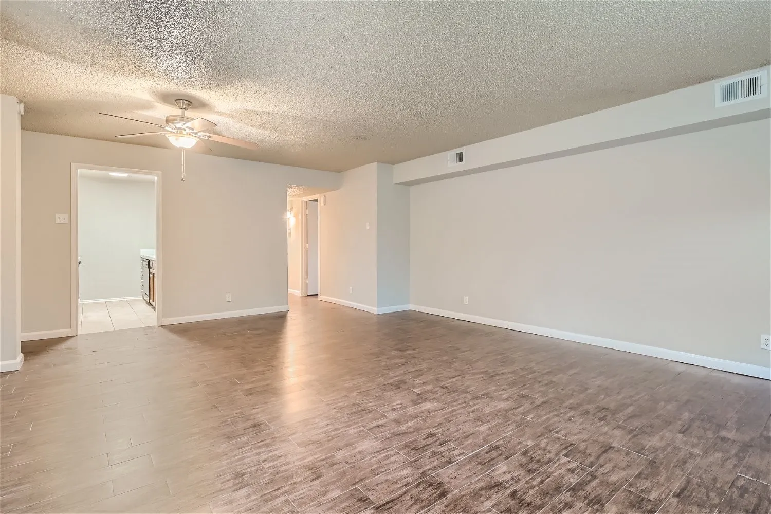 Single Family Residence For Sale in Collin County , 806 Prairie Creek Drive, Princeton, Texas 75407, 3 Bedroom, 2 Bathroom, 1 Garage spaces, 1,134 Sqft, built in 1984, Preowned, mls#21203585, Real Estate Agent in Princeton, Homes For Sale in Collin county, Homes For Sale in Princeton, Realtor in Princeton Texas, Real Estate Brokerage Independent Realty Texas, Luminita Cordes Realtor
