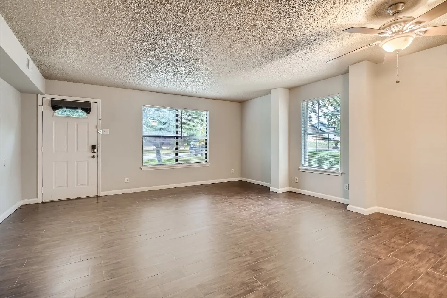 Single Family Residence For Sale in Collin County , 806 Prairie Creek Drive, Princeton, Texas 75407, 3 Bedroom, 2 Bathroom, 1 Garage spaces, 1,134 Sqft, built in 1984, Preowned, mls#21203585, Real Estate Agent in Princeton, Homes For Sale in Collin county, Homes For Sale in Princeton, Realtor in Princeton Texas, Real Estate Brokerage Independent Realty Texas, Luminita Cordes Realtor
