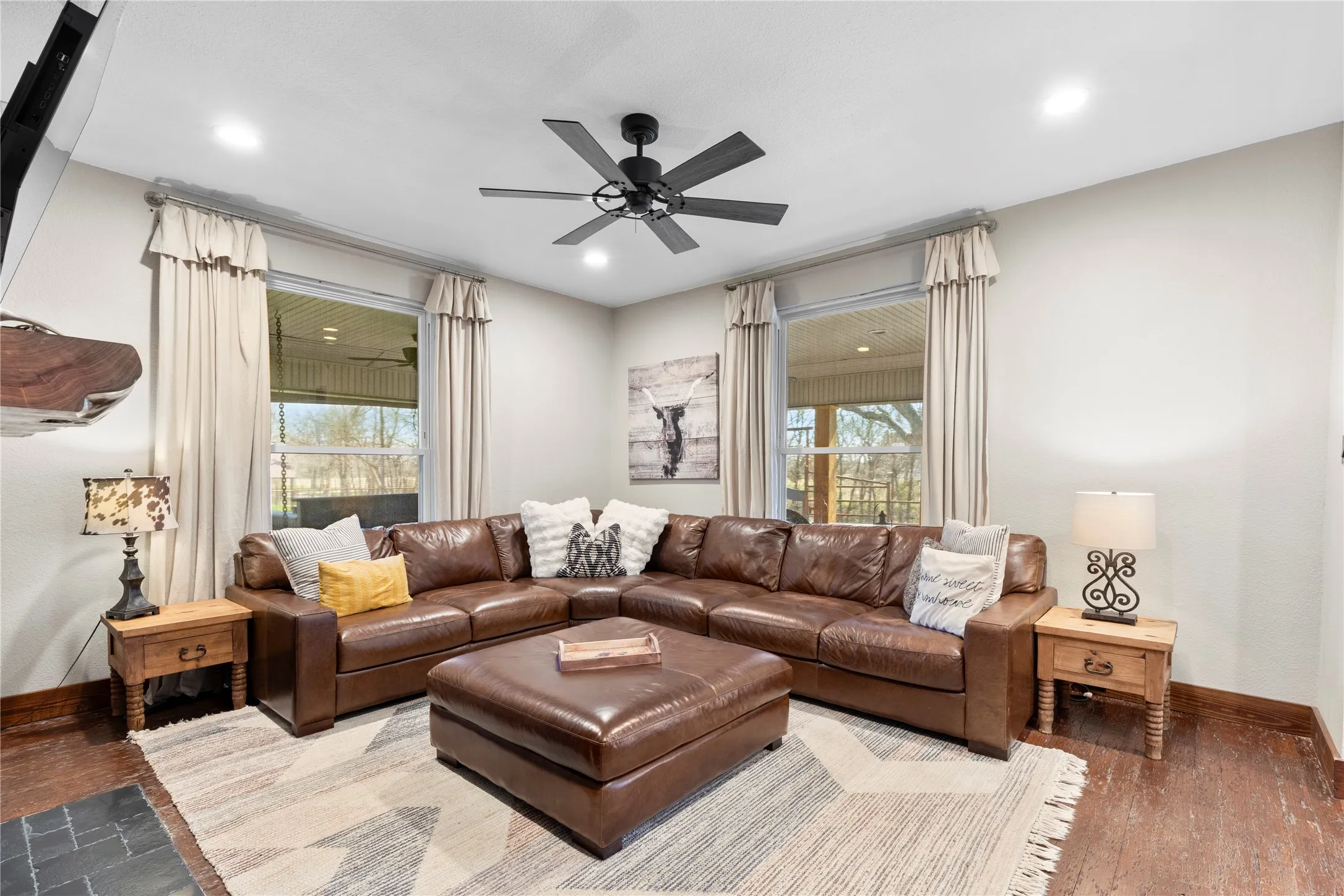 Farm For Sale in Hunt County , 4620 County Road 2720, Caddo Mills, Texas 75135, 7 Bedroom, 6 Bathroom, 7 Garage spaces, 4,269 Sqft, built in 1903, Preowned, mls#21191648, Real Estate Agent in Caddo Mills, Homes For Sale in Hunt county, Homes For Sale in Caddo Mills, Realtor in Caddo Mills Texas, Real Estate Brokerage Independent Realty Texas, Luminita Cordes Realtor
