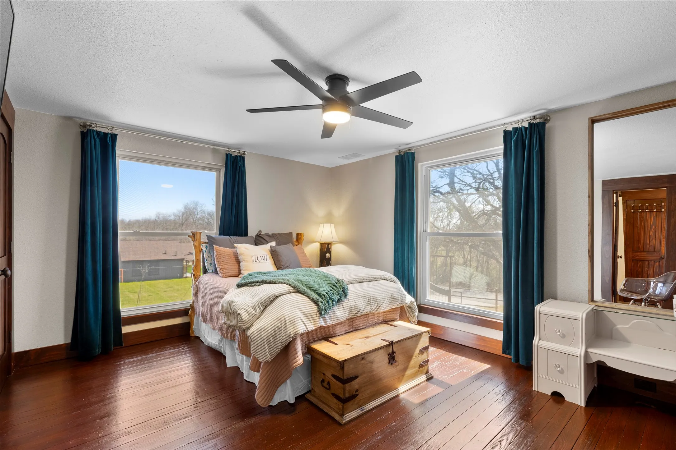 Farm For Sale in Hunt County , 4620 County Road 2720, Caddo Mills, Texas 75135, 7 Bedroom, 6 Bathroom, 7 Garage spaces, 4,269 Sqft, built in 1903, Preowned, mls#21191648, Real Estate Agent in Caddo Mills, Homes For Sale in Hunt county, Homes For Sale in Caddo Mills, Realtor in Caddo Mills Texas, Real Estate Brokerage Independent Realty Texas, Luminita Cordes Realtor