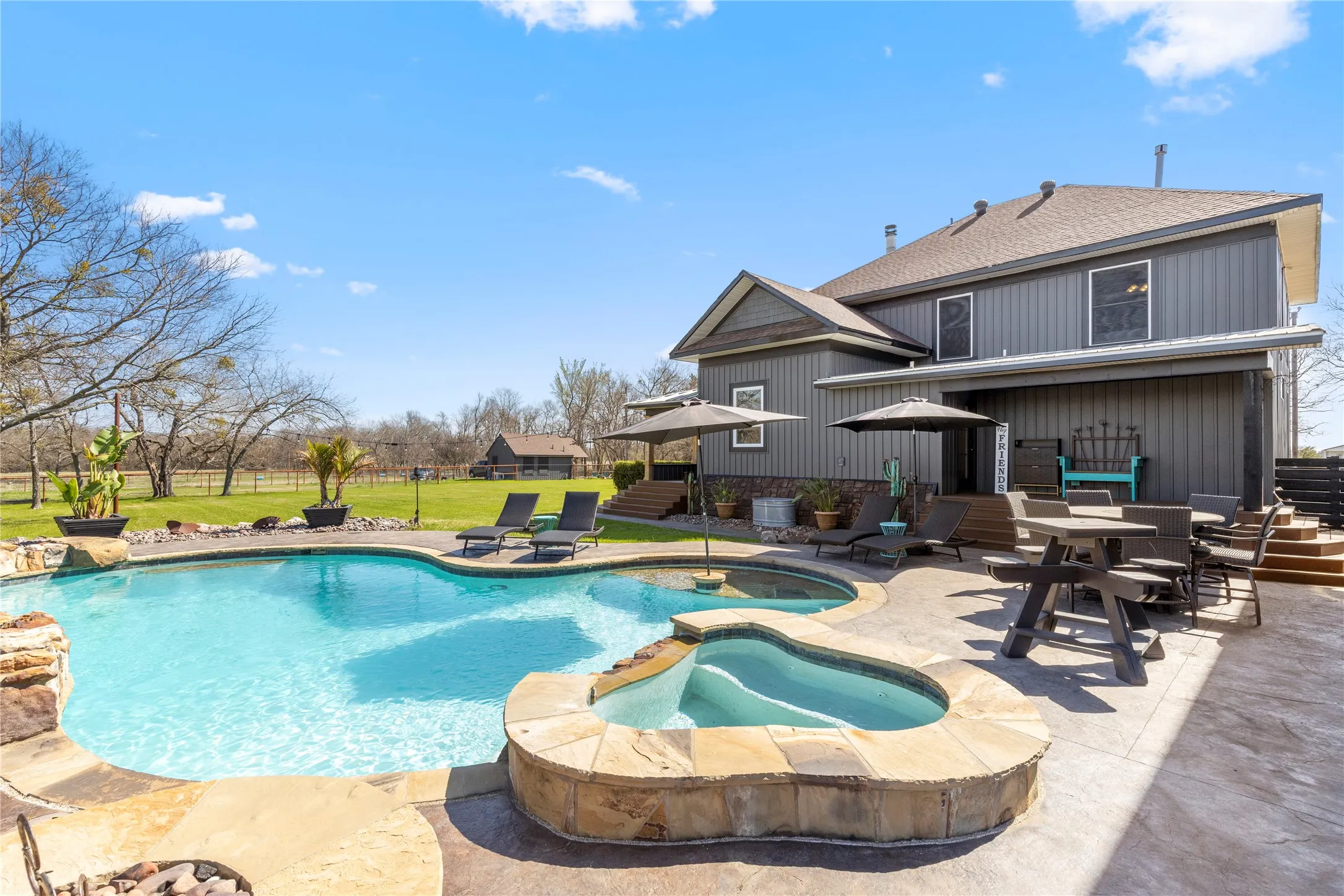 Farm For Sale in Hunt County , 4620 County Road 2720, Caddo Mills, Texas 75135, 7 Bedroom, 6 Bathroom, 7 Garage spaces, 4,269 Sqft, built in 1903, Preowned, mls#21191648, Real Estate Agent in Caddo Mills, Homes For Sale in Hunt county, Homes For Sale in Caddo Mills, Realtor in Caddo Mills Texas, Real Estate Brokerage Independent Realty Texas, Luminita Cordes Realtor