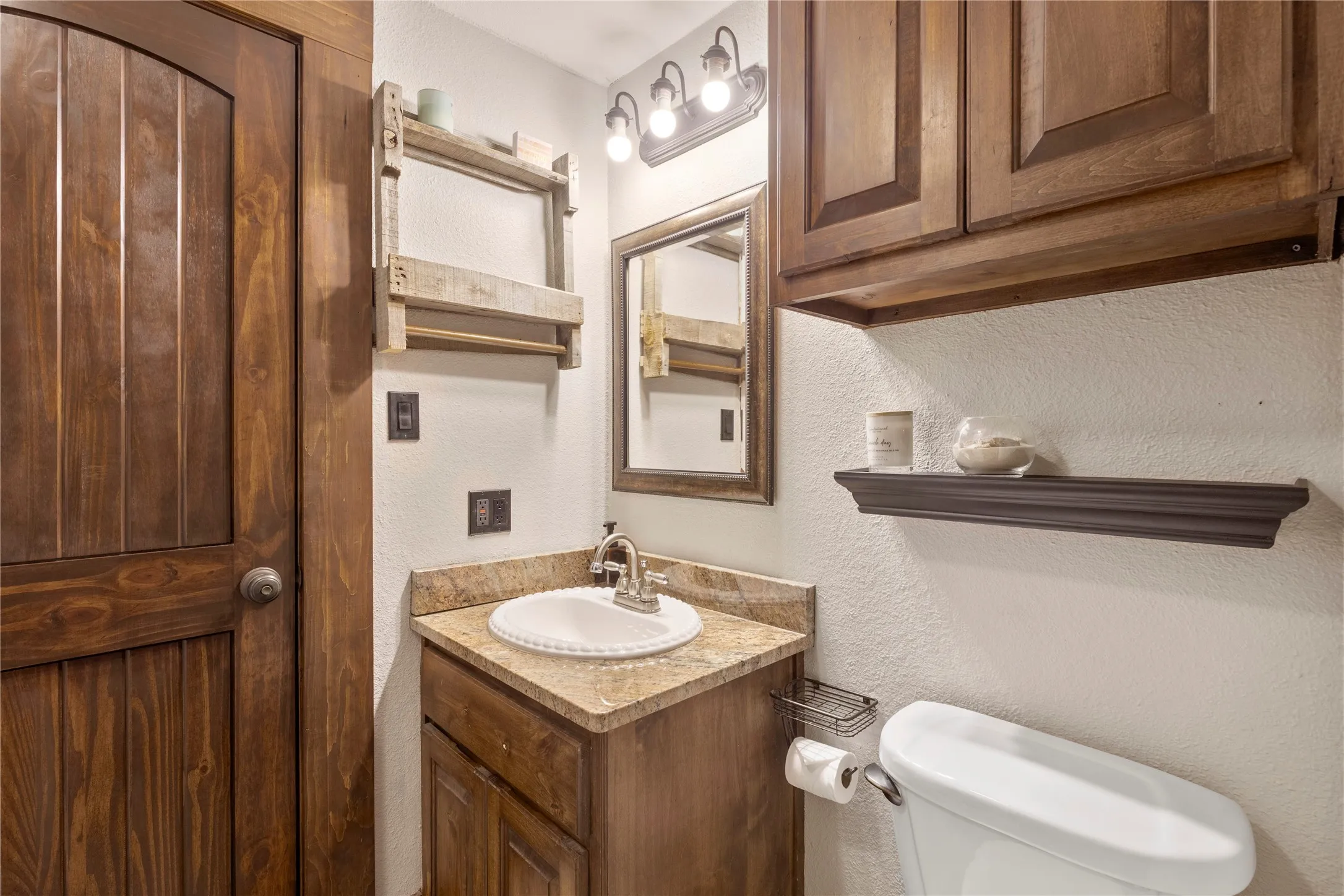 Farm For Sale in Hunt County , 4620 County Road 2720, Caddo Mills, Texas 75135, 7 Bedroom, 6 Bathroom, 7 Garage spaces, 4,269 Sqft, built in 1903, Preowned, mls#21191648, Real Estate Agent in Caddo Mills, Homes For Sale in Hunt county, Homes For Sale in Caddo Mills, Realtor in Caddo Mills Texas, Real Estate Brokerage Independent Realty Texas, Luminita Cordes Realtor