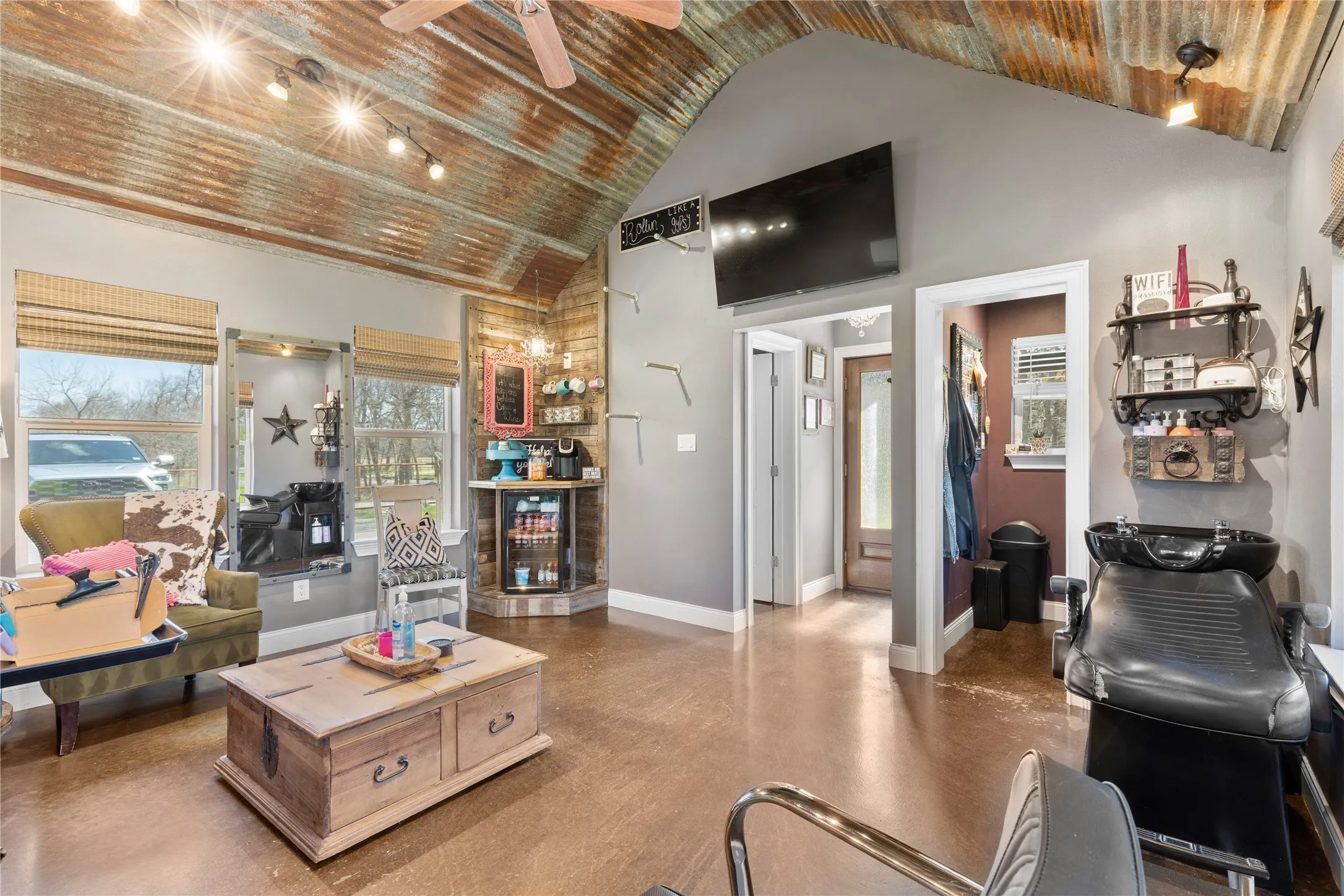 Farm For Sale in Hunt County , 4620 County Road 2720, Caddo Mills, Texas 75135, 7 Bedroom, 6 Bathroom, 7 Garage spaces, 4,269 Sqft, built in 1903, Preowned, mls#21191648, Real Estate Agent in Caddo Mills, Homes For Sale in Hunt county, Homes For Sale in Caddo Mills, Realtor in Caddo Mills Texas, Real Estate Brokerage Independent Realty Texas, Luminita Cordes Realtor