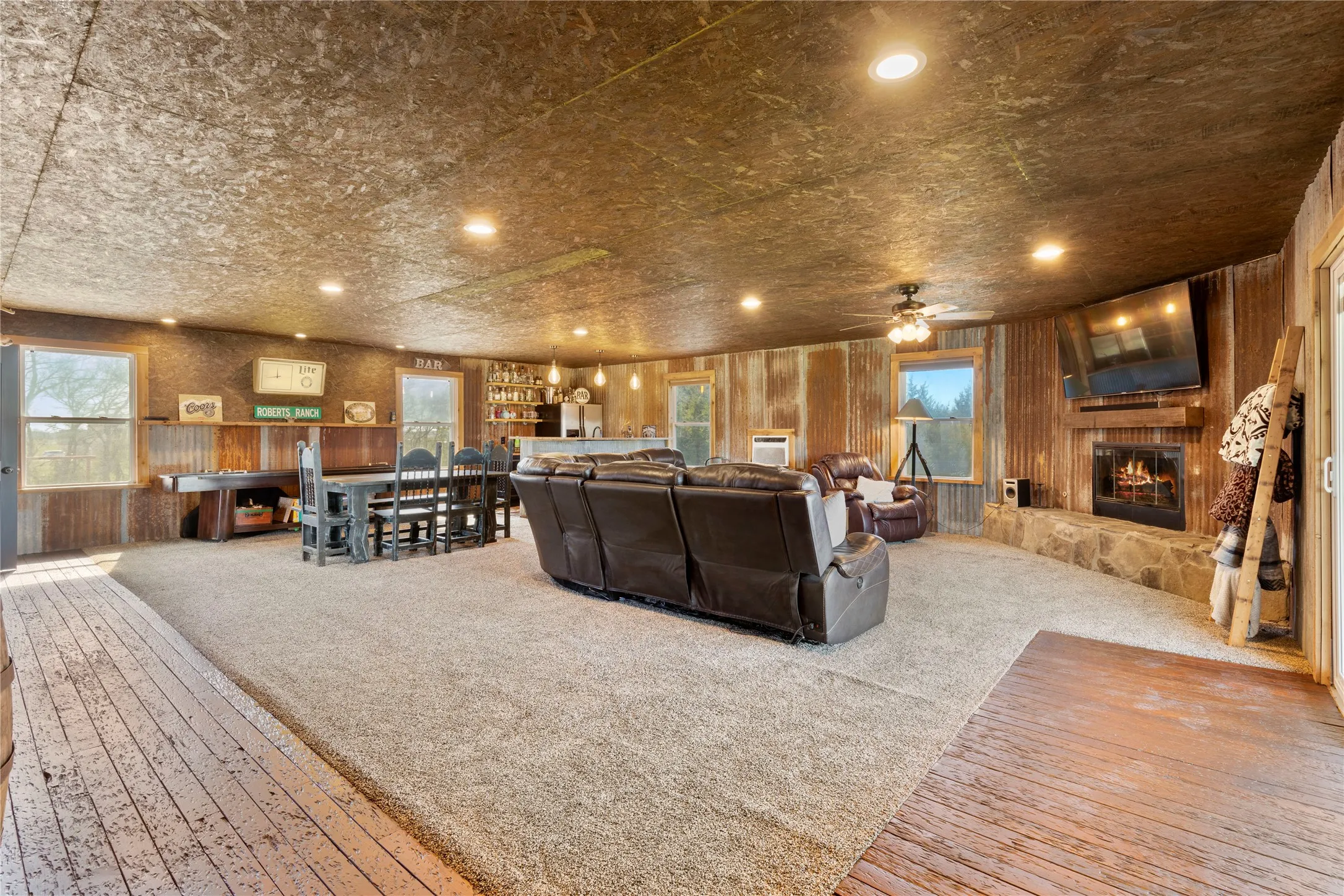 Farm For Sale in Hunt County , 4620 County Road 2720, Caddo Mills, Texas 75135, 7 Bedroom, 6 Bathroom, 7 Garage spaces, 4,269 Sqft, built in 1903, Preowned, mls#21191648, Real Estate Agent in Caddo Mills, Homes For Sale in Hunt county, Homes For Sale in Caddo Mills, Realtor in Caddo Mills Texas, Real Estate Brokerage Independent Realty Texas, Luminita Cordes Realtor