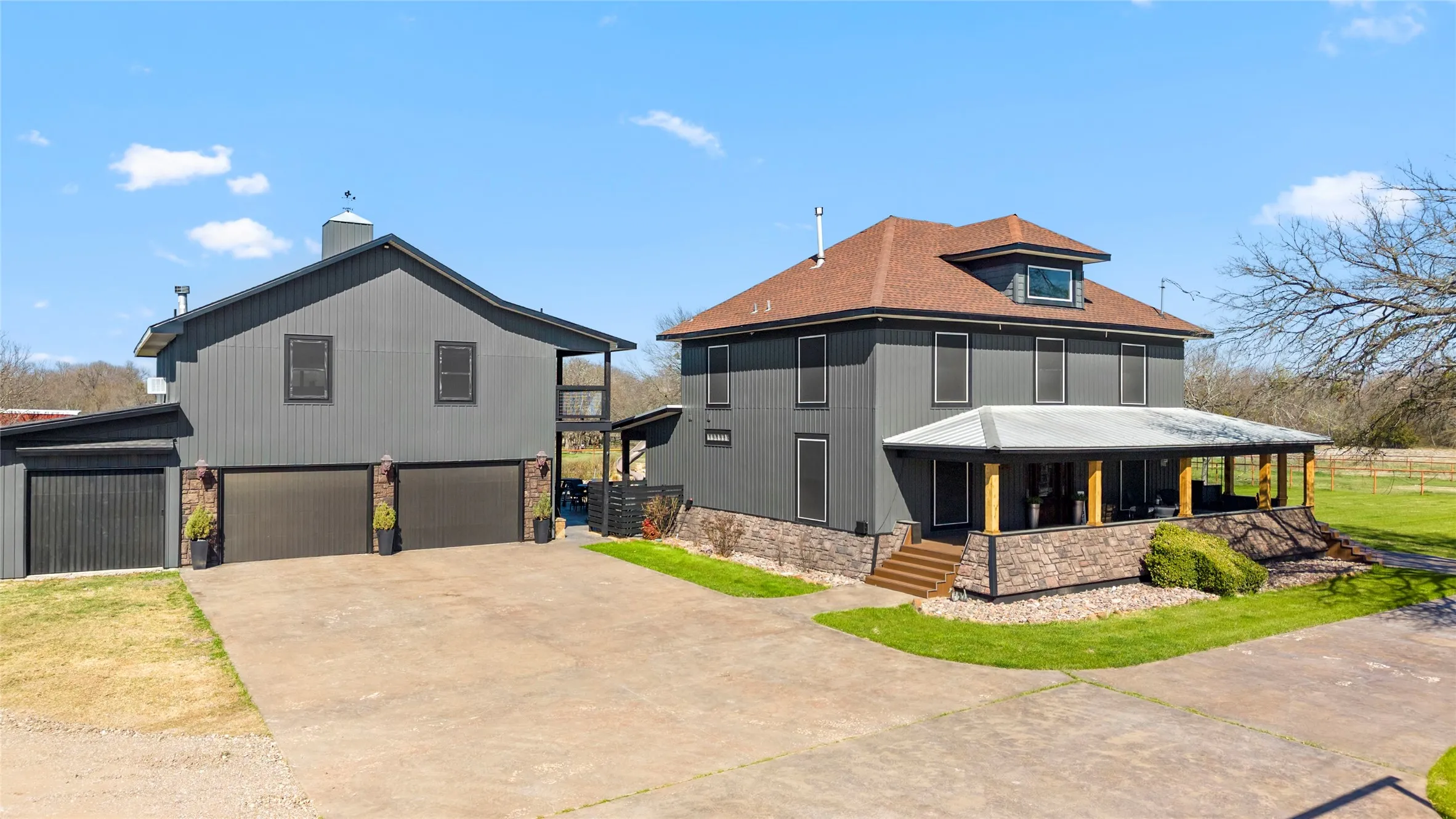 Farm For Sale in Hunt County , 4620 County Road 2720, Caddo Mills, Texas 75135, 7 Bedroom, 6 Bathroom, 7 Garage spaces, 4,269 Sqft, built in 1903, Preowned, mls#21191648, Real Estate Agent in Caddo Mills, Homes For Sale in Hunt county, Homes For Sale in Caddo Mills, Realtor in Caddo Mills Texas, Real Estate Brokerage Independent Realty Texas, Luminita Cordes Realtor