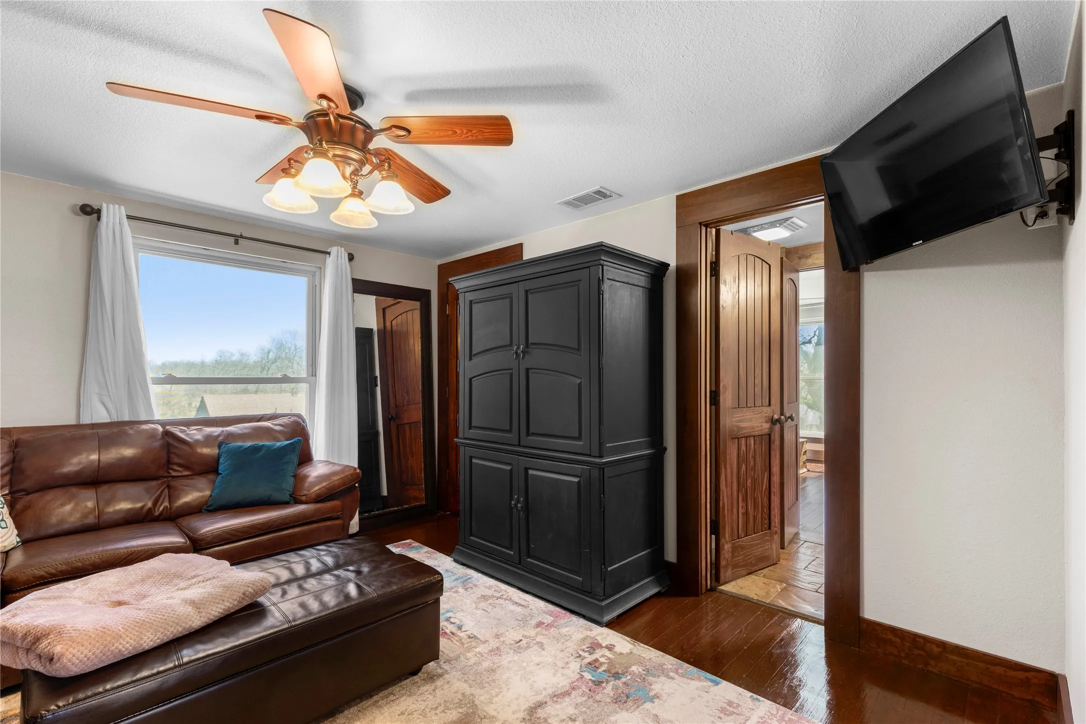 Farm For Sale in Hunt County , 4620 County Road 2720, Caddo Mills, Texas 75135, 7 Bedroom, 6 Bathroom, 7 Garage spaces, 4,269 Sqft, built in 1903, Preowned, mls#21191648, Real Estate Agent in Caddo Mills, Homes For Sale in Hunt county, Homes For Sale in Caddo Mills, Realtor in Caddo Mills Texas, Real Estate Brokerage Independent Realty Texas, Luminita Cordes Realtor